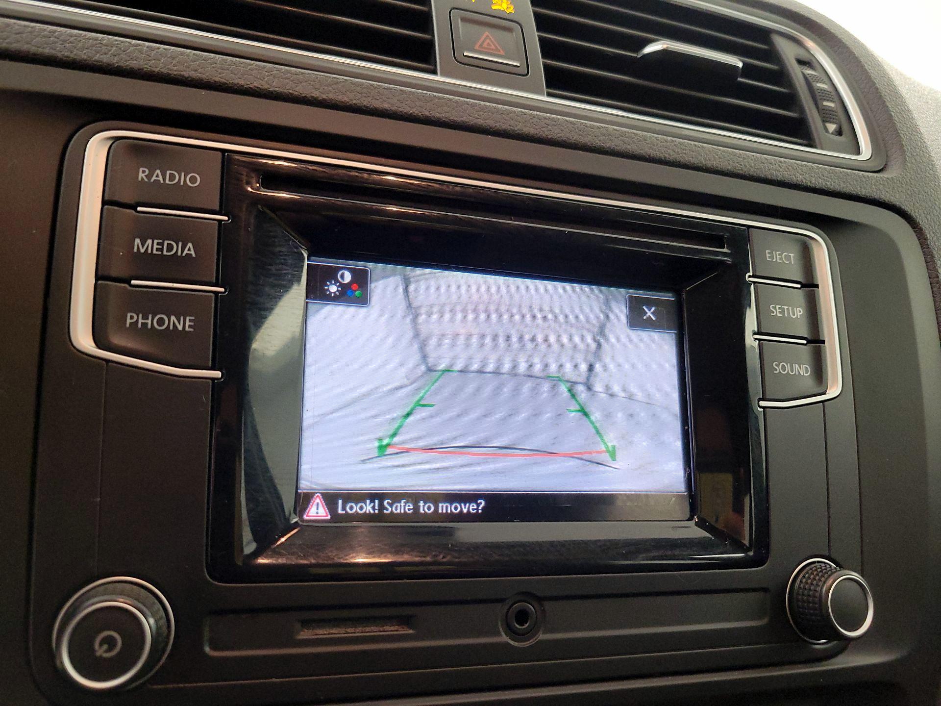 Thumbnail: 2017 Volkswagen Jetta - 14