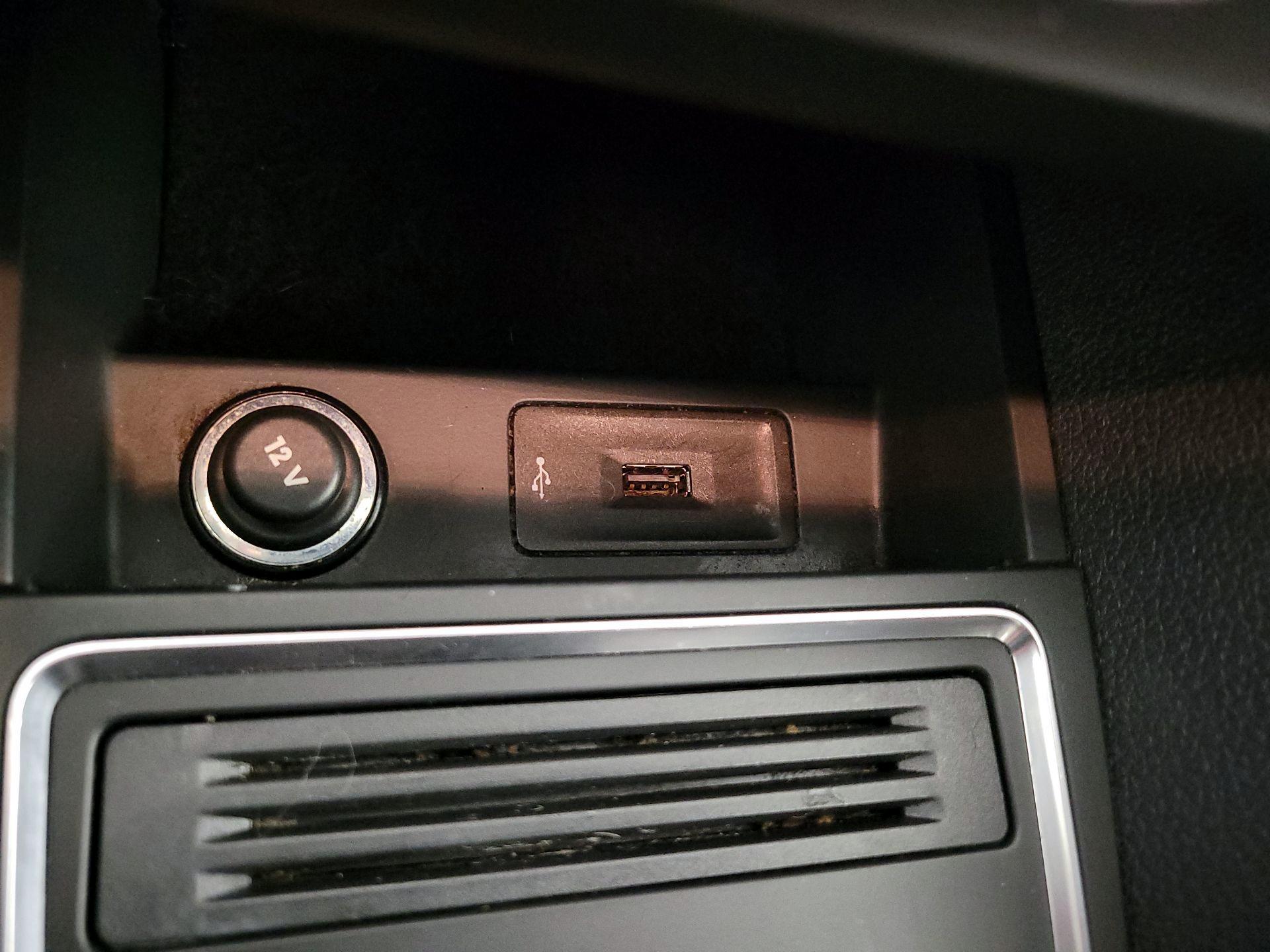 Thumbnail: 2017 Volkswagen Jetta - 18