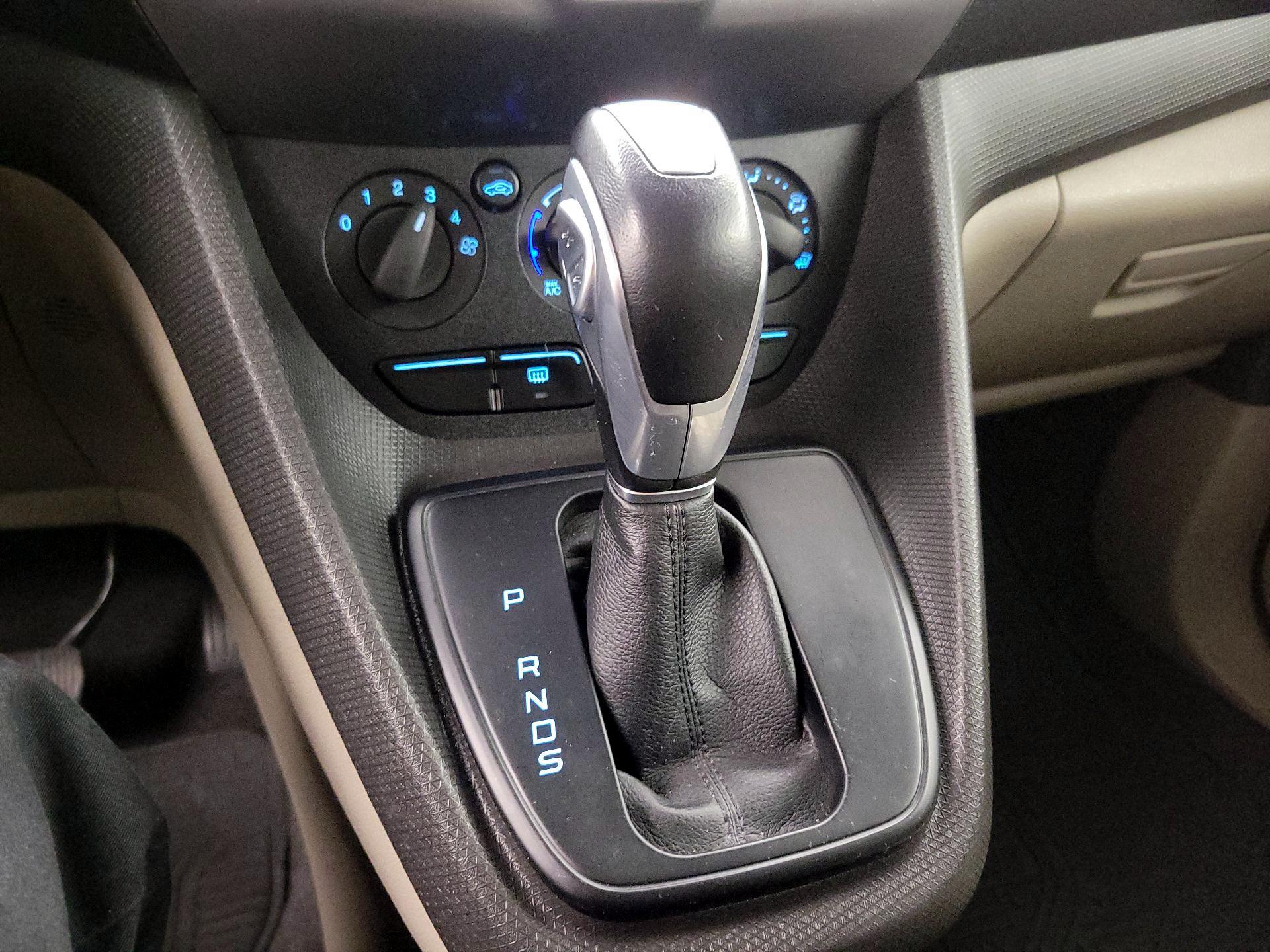 Thumbnail: 2016 Ford Transit Series - 17