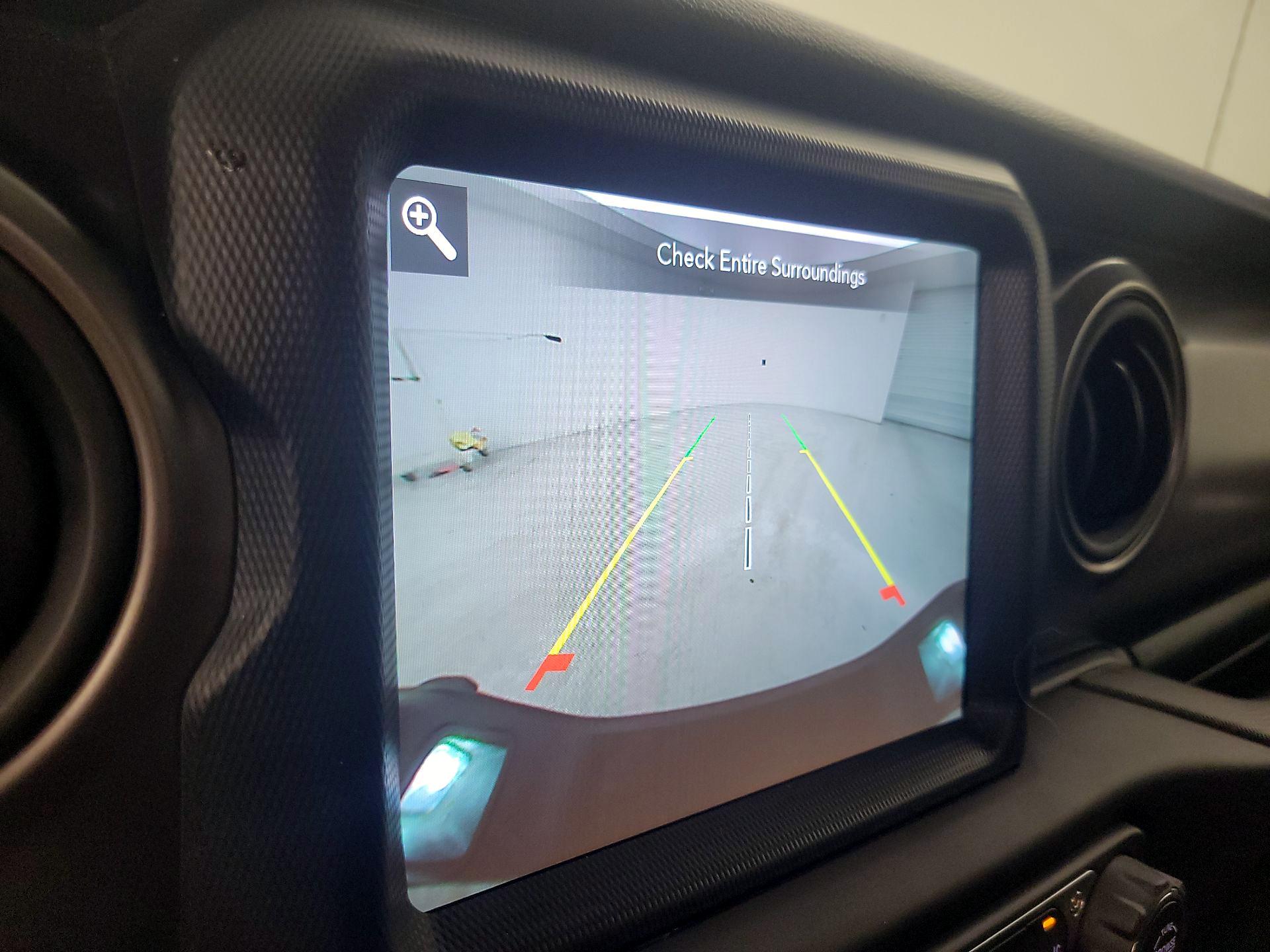 Thumbnail: 2023 Jeep Gladiator - 15