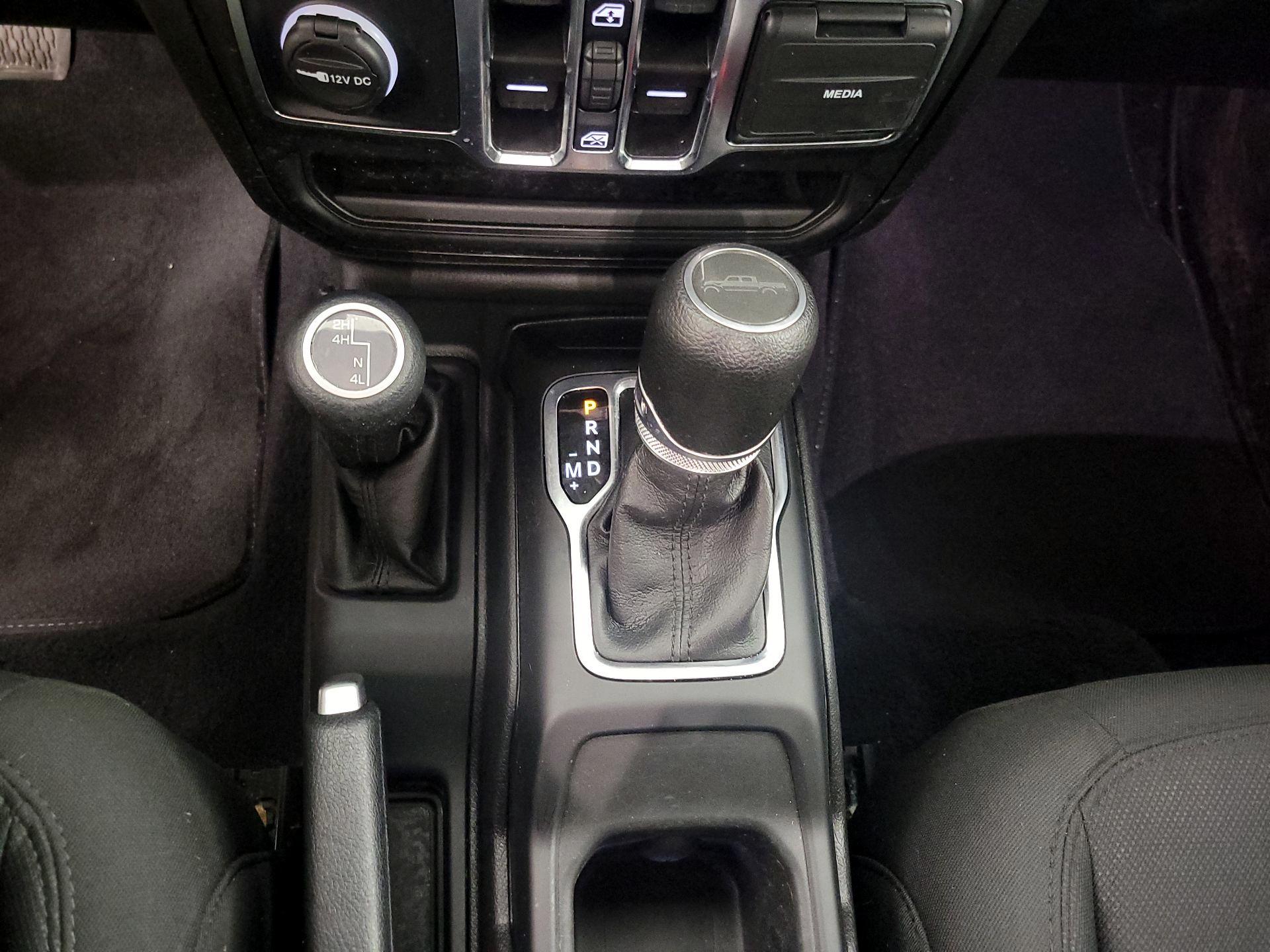 Thumbnail: 2023 Jeep Gladiator - 18