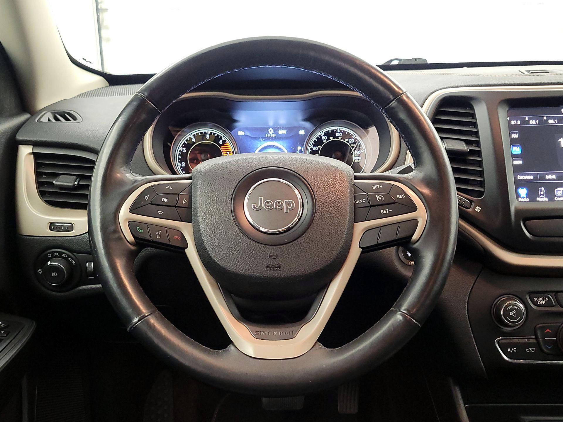 Thumbnail: 2017 Jeep Cherokee - 10