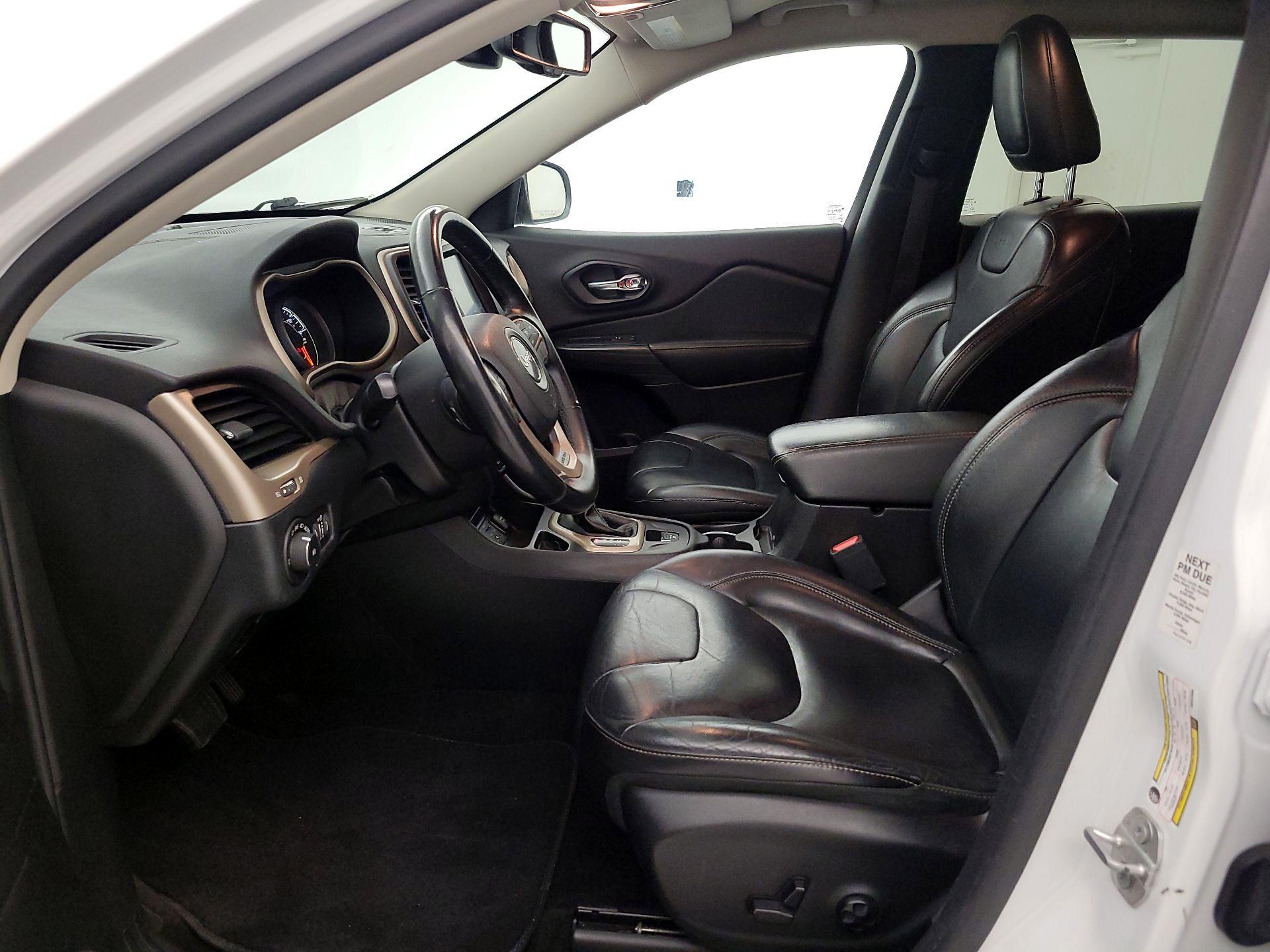 Thumbnail: 2017 Jeep Cherokee - 11