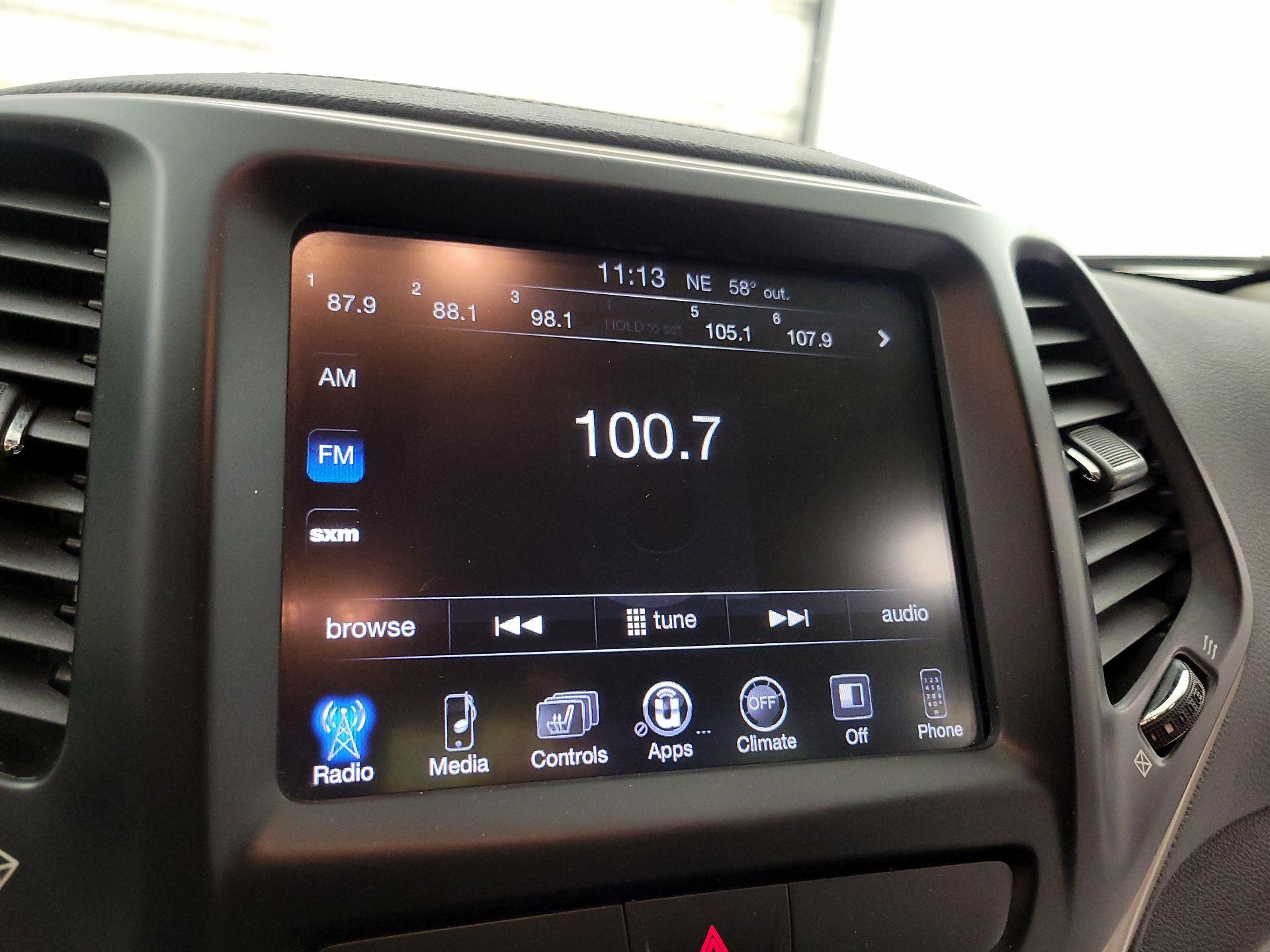 Thumbnail: 2017 Jeep Cherokee - 15