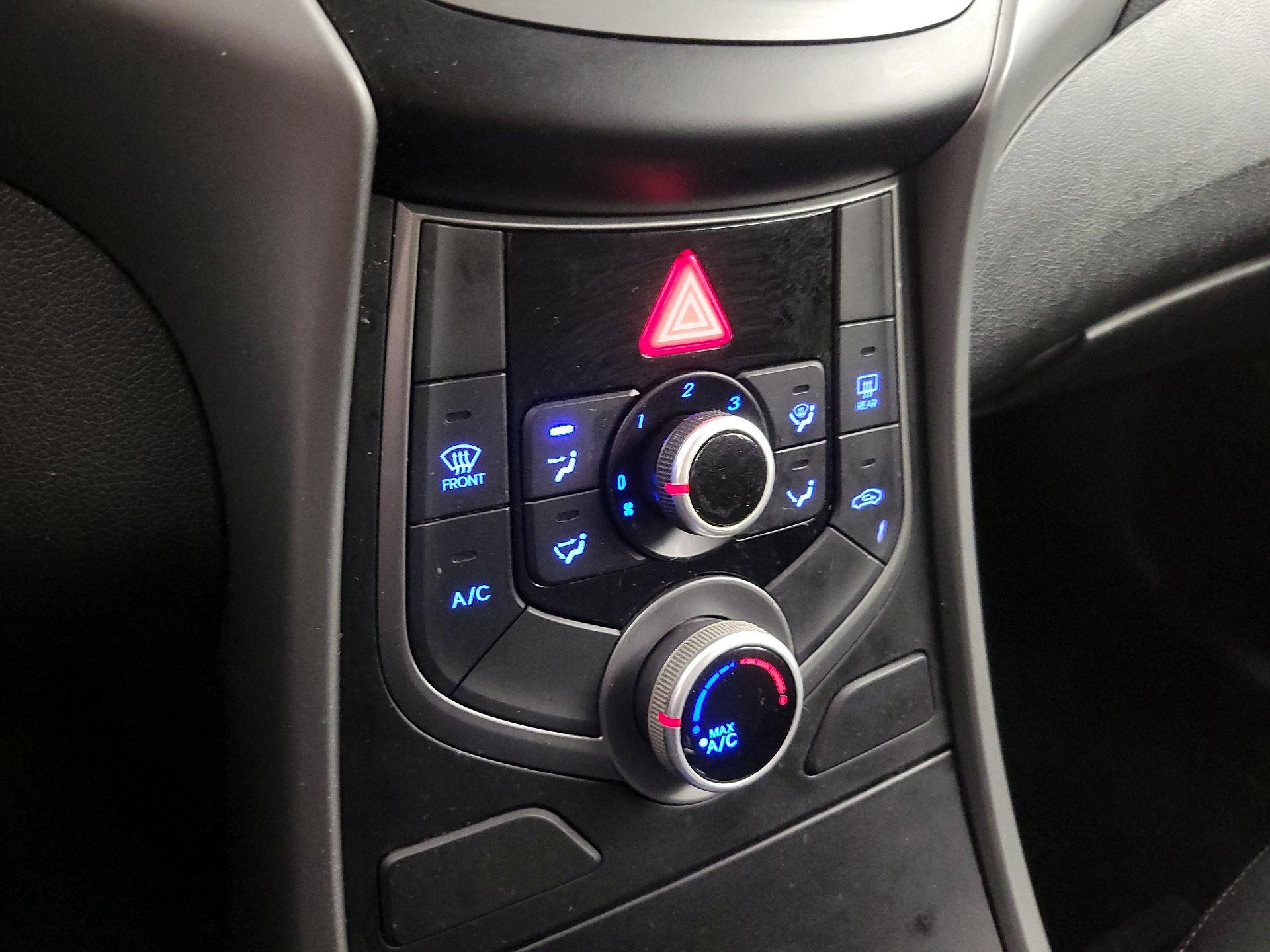 Thumbnail: 2015 Hyundai Elantra - 15