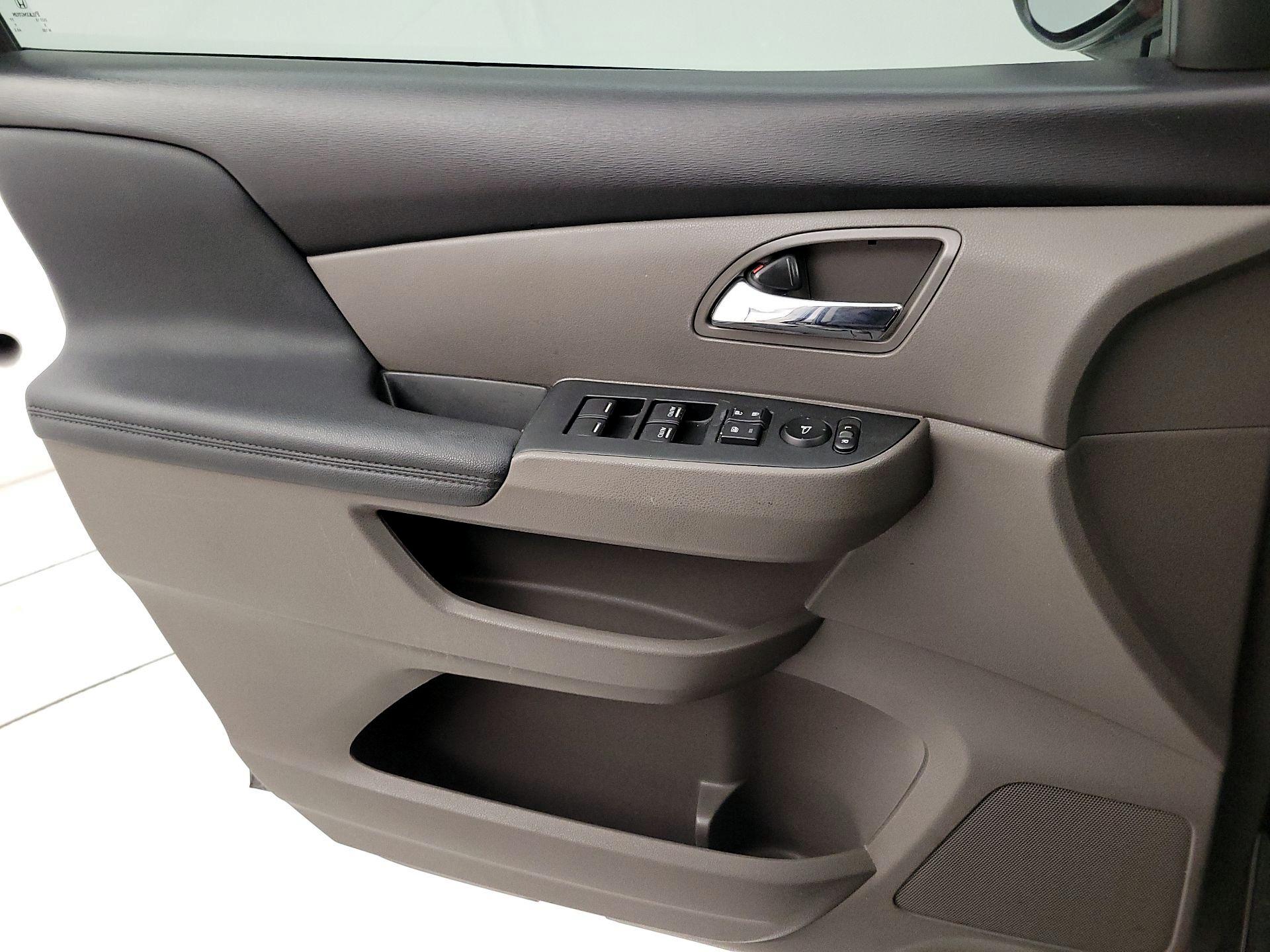 Thumbnail: 2015 Honda Odyssey - 12