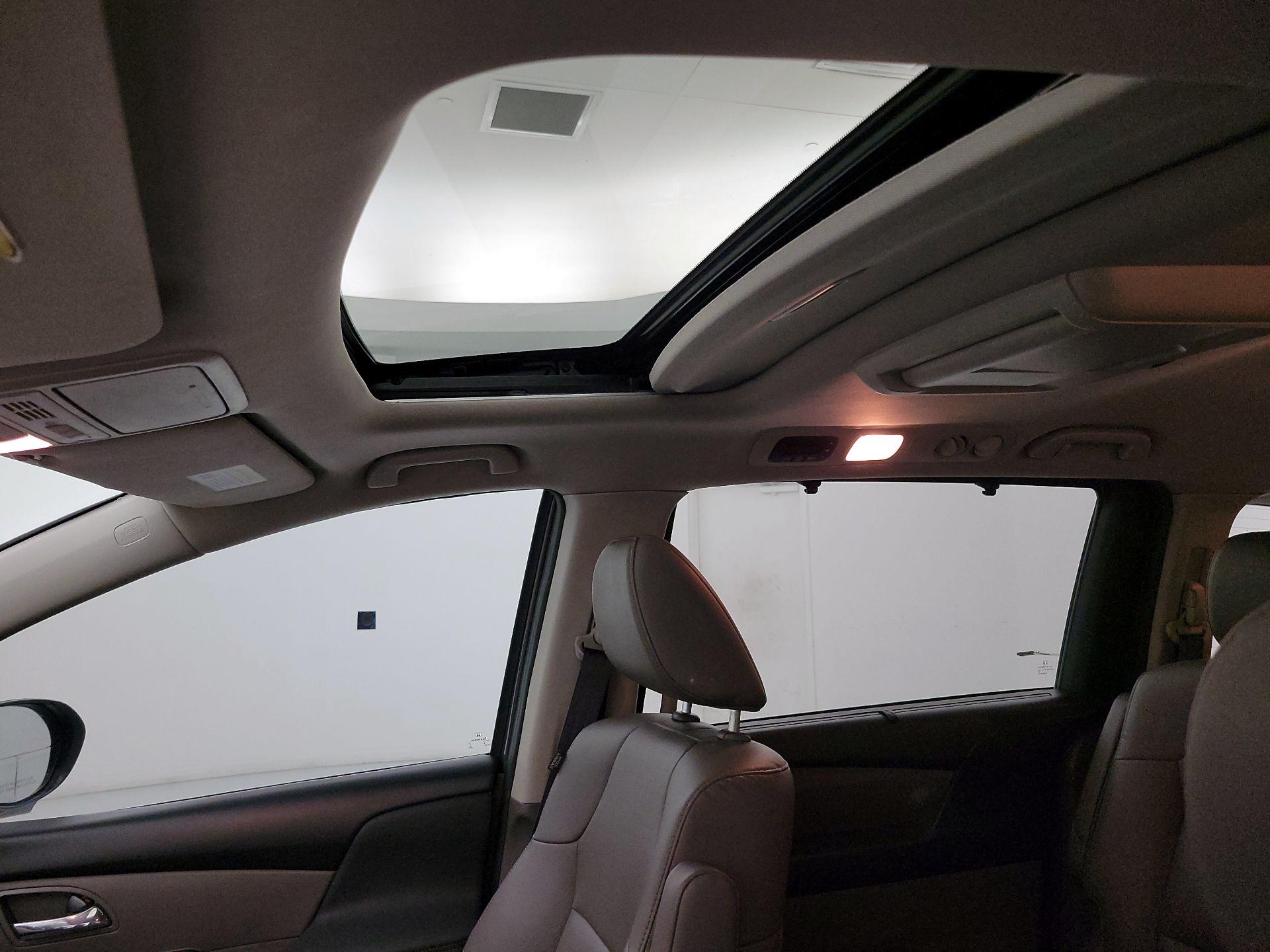 Thumbnail: 2015 Honda Odyssey - 19