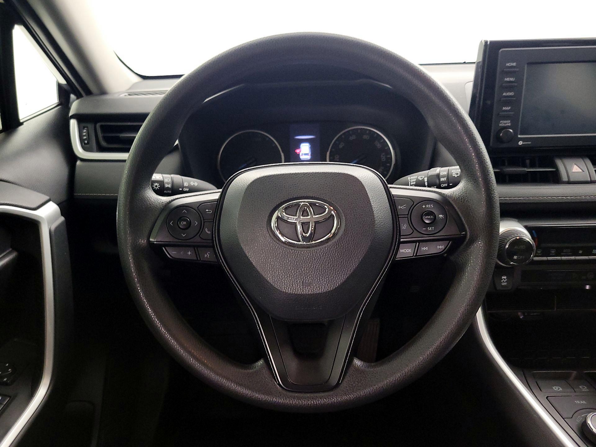 Thumbnail: 2020 Toyota RAV4 - 10