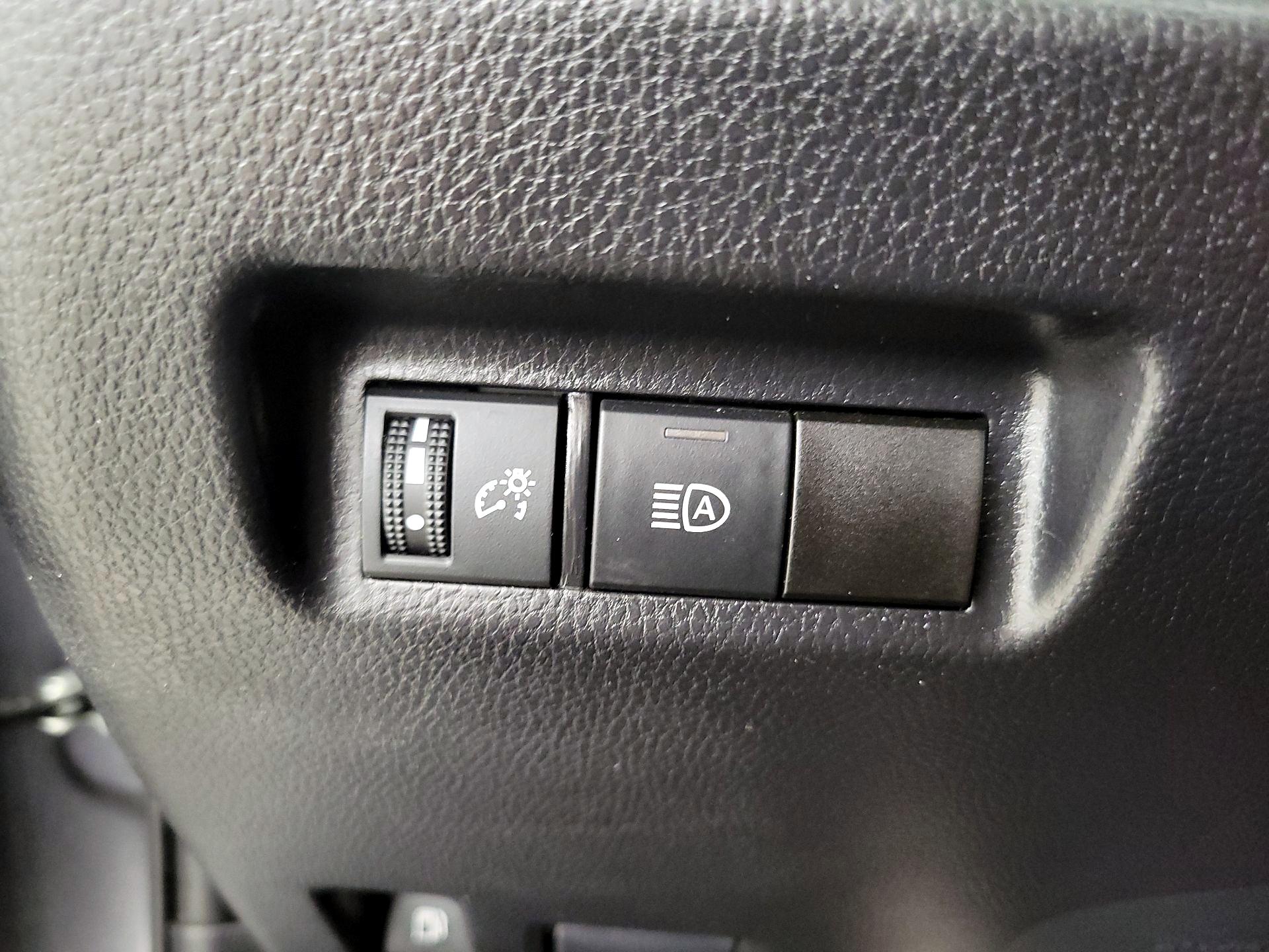 Thumbnail: 2020 Toyota RAV4 - 13