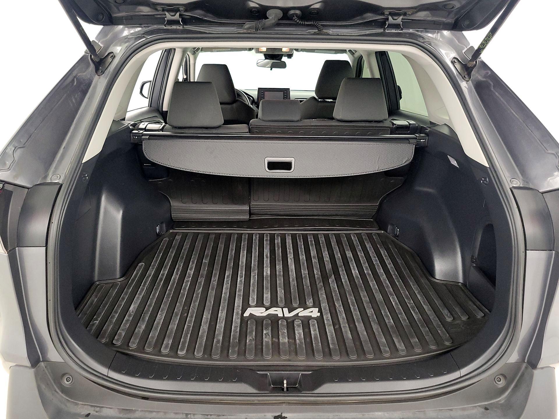 Thumbnail: 2020 Toyota RAV4 - 20