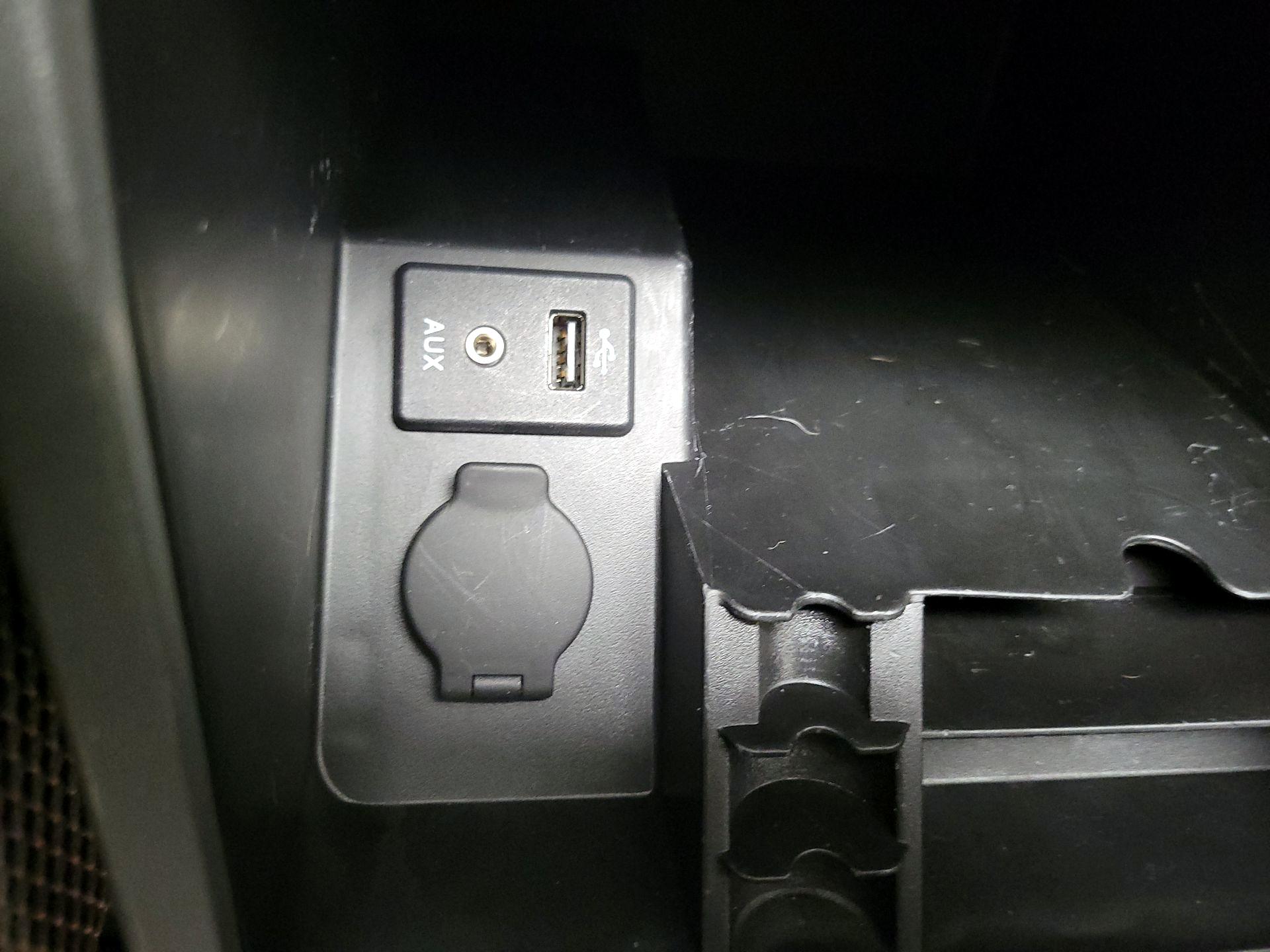 Thumbnail: 2015 Nissan Frontier - 17