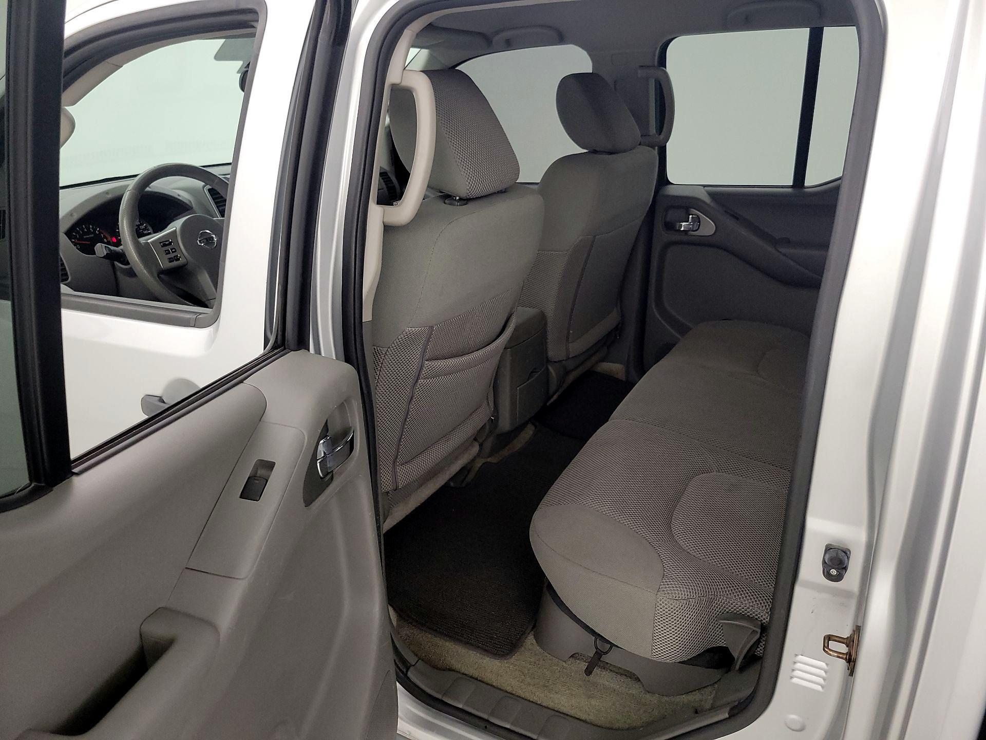 Thumbnail: 2015 Nissan Frontier - 18