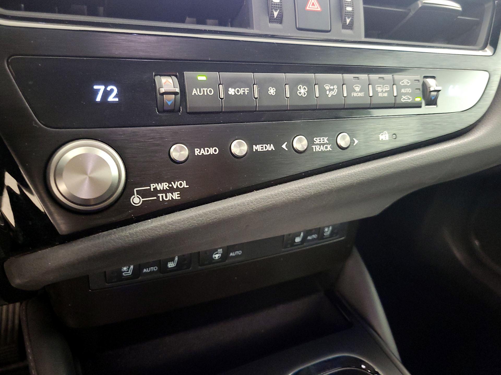 Thumbnail: 2024 Lexus ES - 16