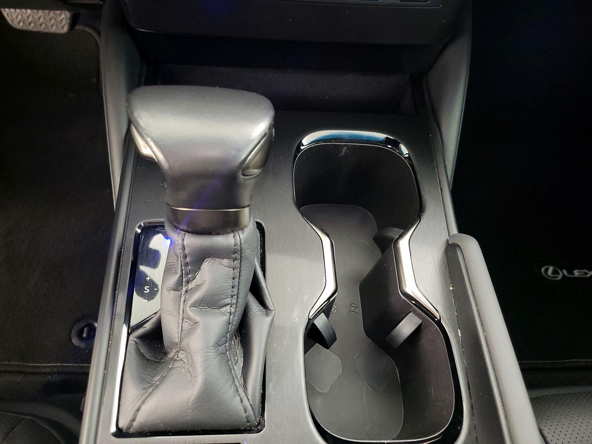 Thumbnail: 2024 Lexus ES - 17