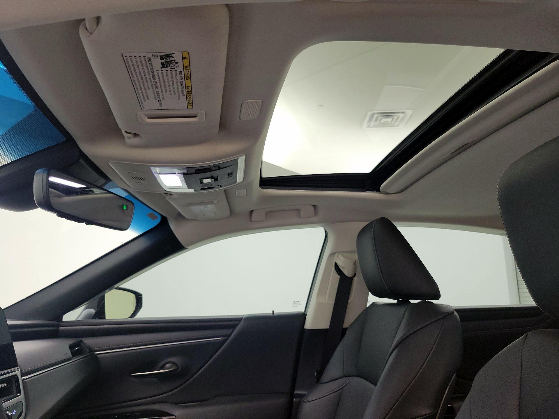 Thumbnail: 2024 Lexus ES - 19