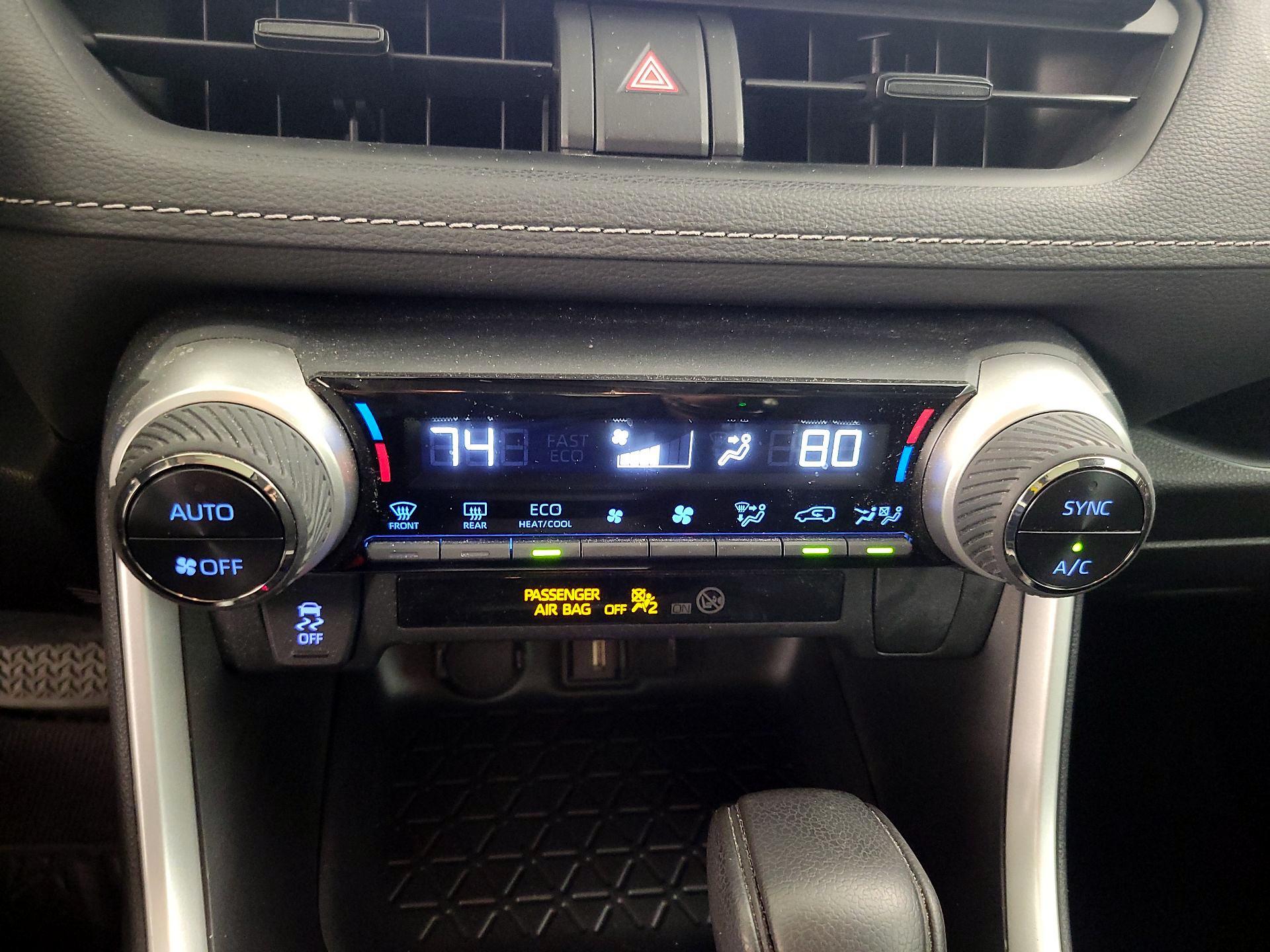 Thumbnail: 2021 Toyota RAV4 - 16