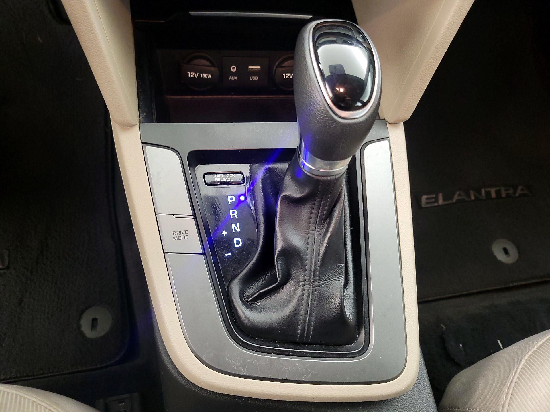 Thumbnail: 2017 Hyundai Elantra - 17