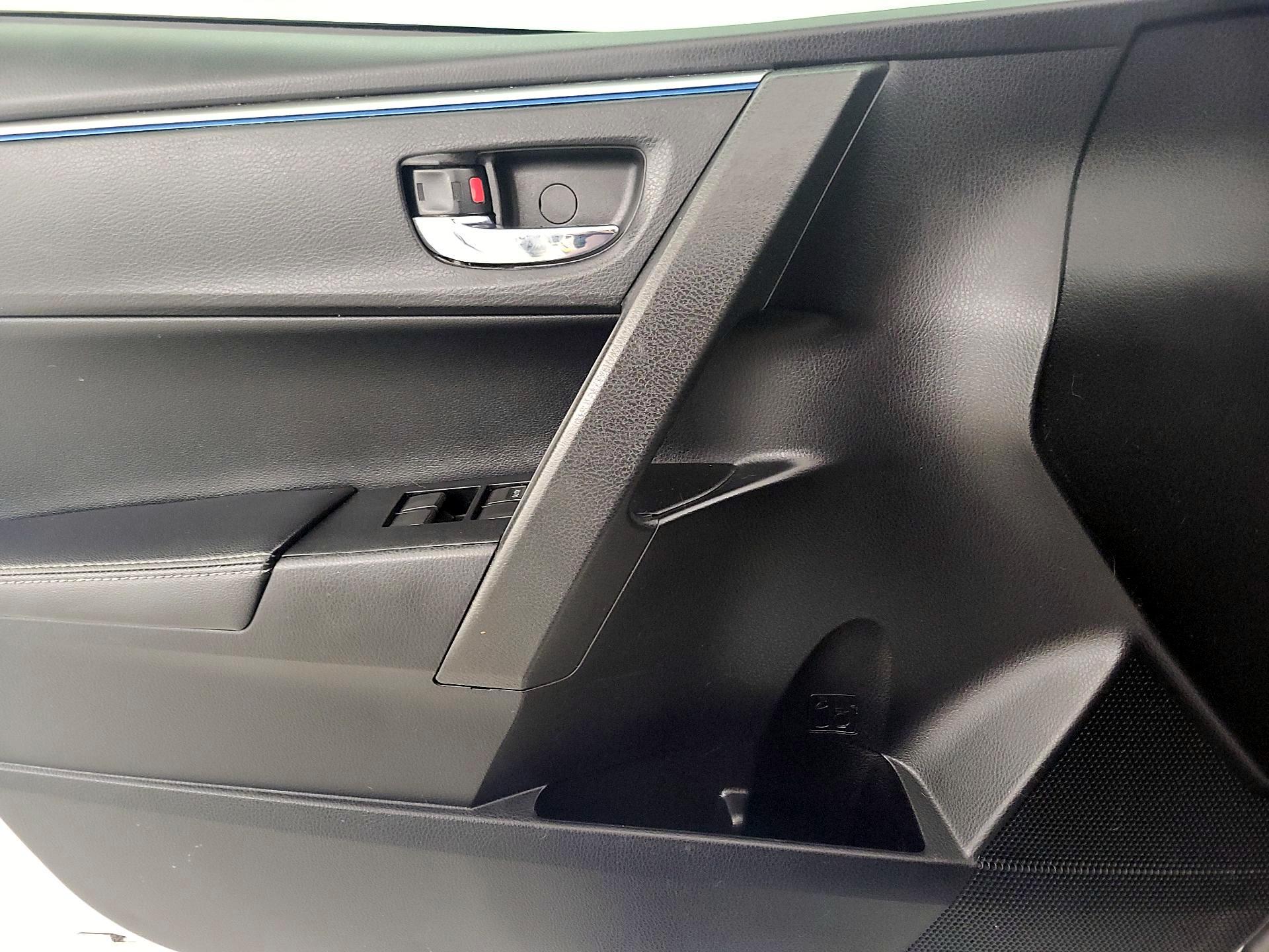 Thumbnail: 2014 Toyota Corolla - 12