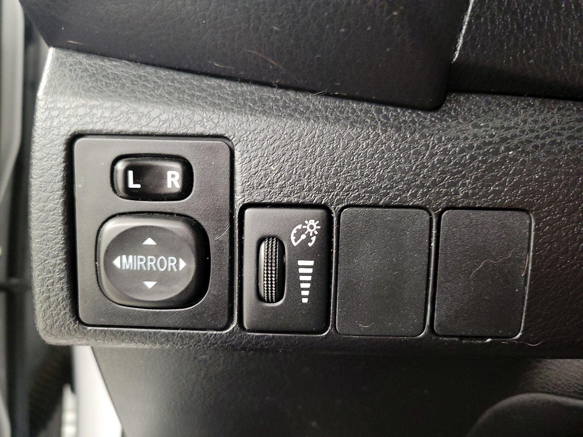 Thumbnail: 2014 Toyota Corolla - 13