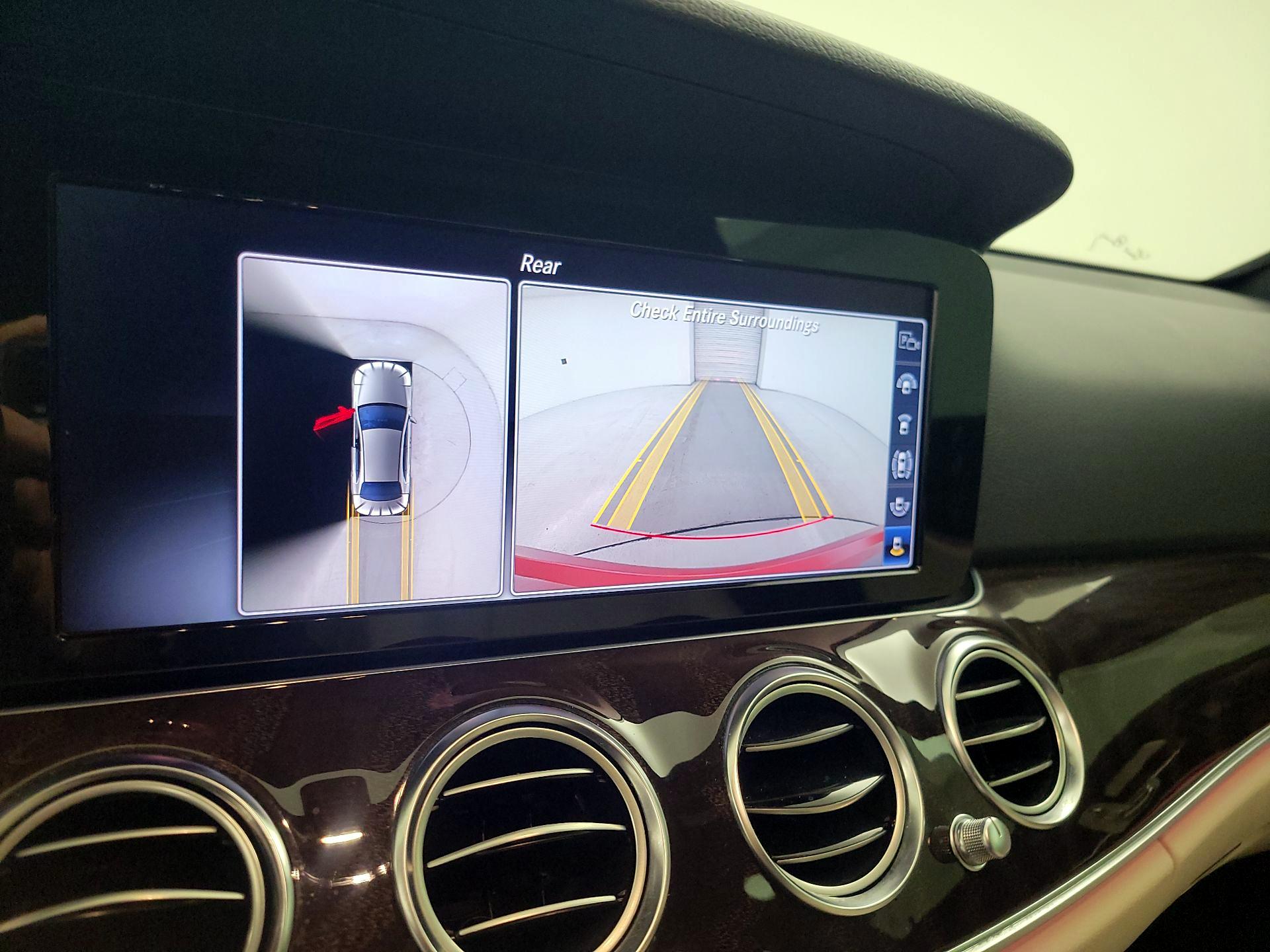 Thumbnail: 2019 Mercedes-Benz E-Class - 15