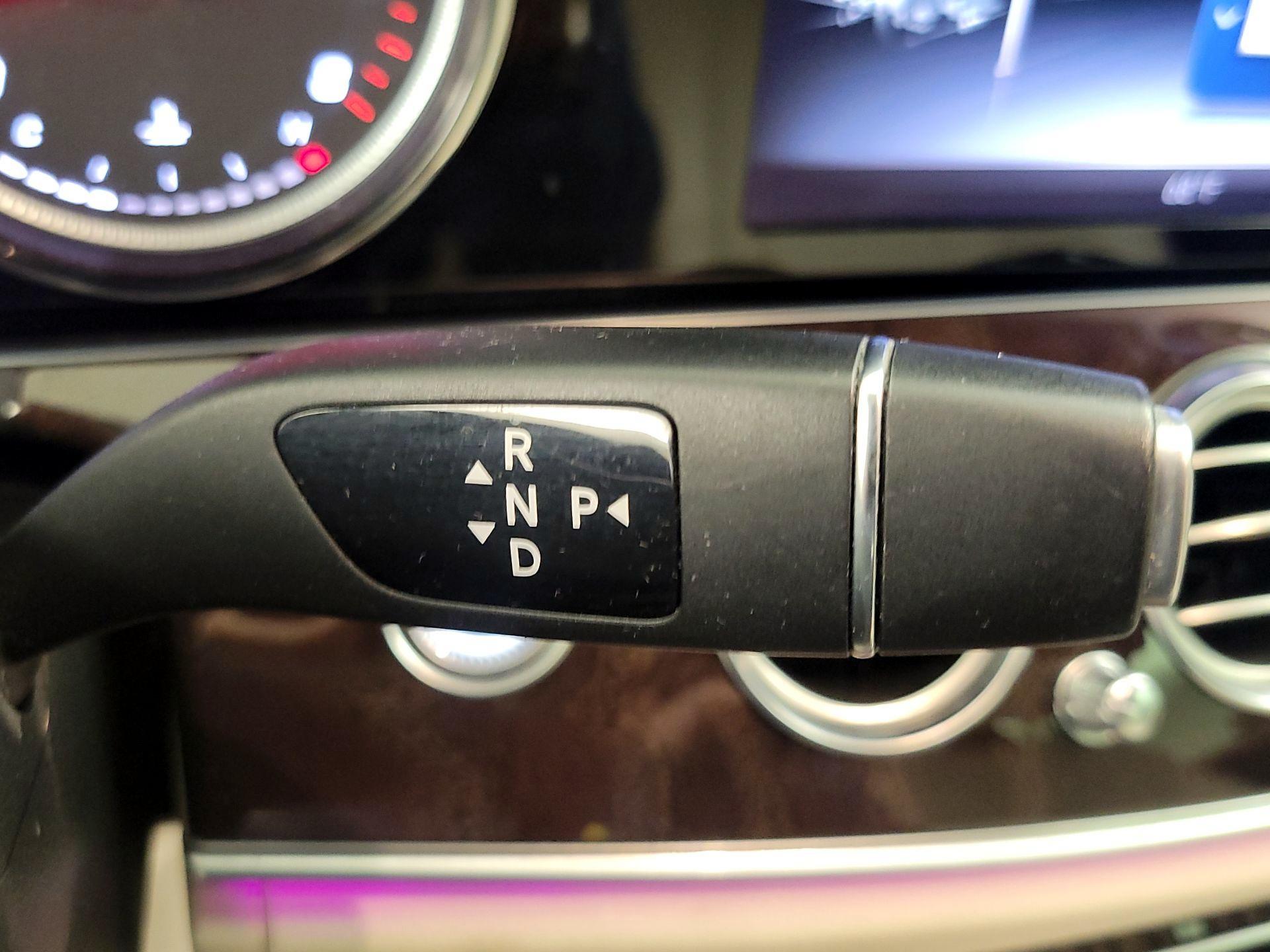 Thumbnail: 2019 Mercedes-Benz E-Class - 18