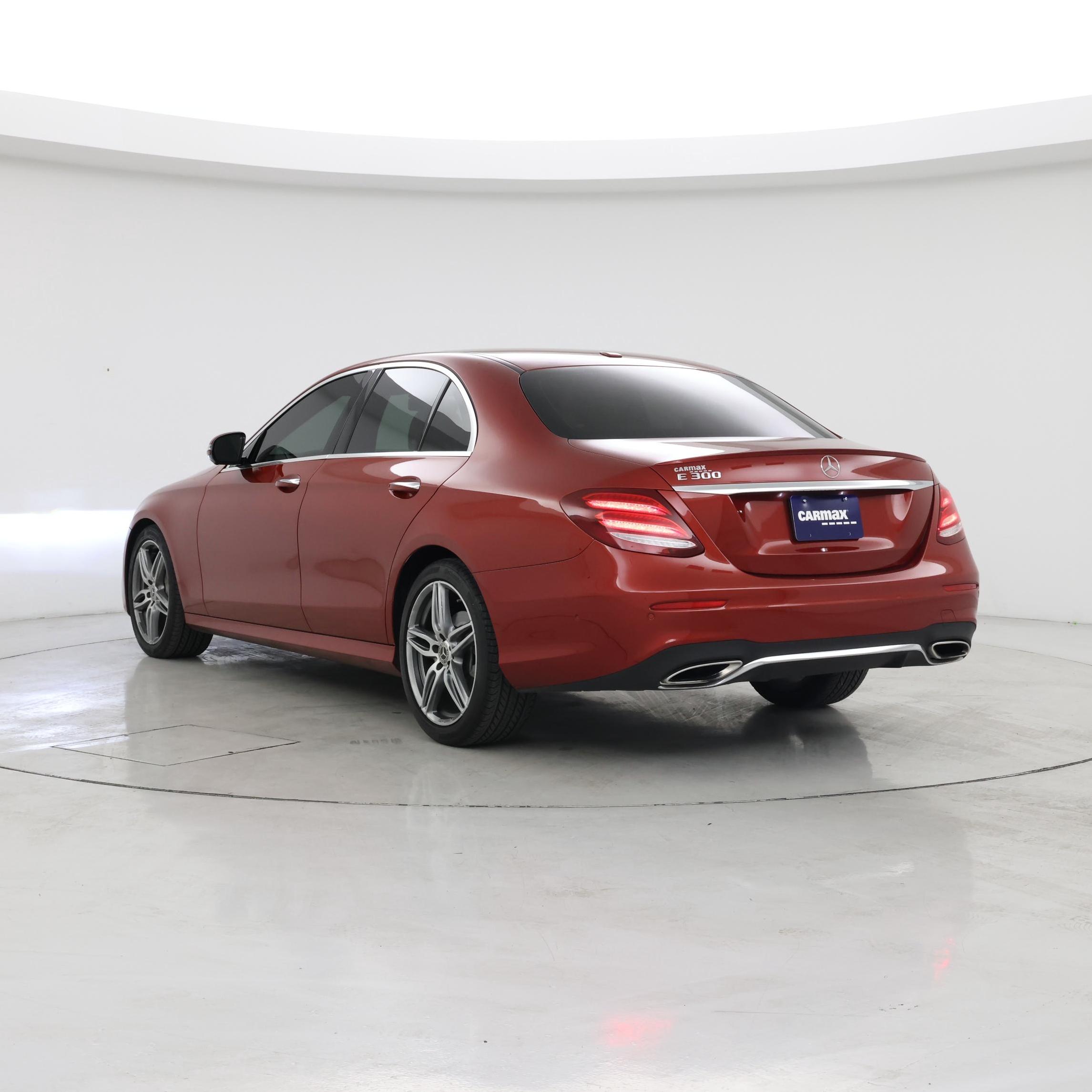 Thumbnail: 2019 Mercedes-Benz E-Class - 2