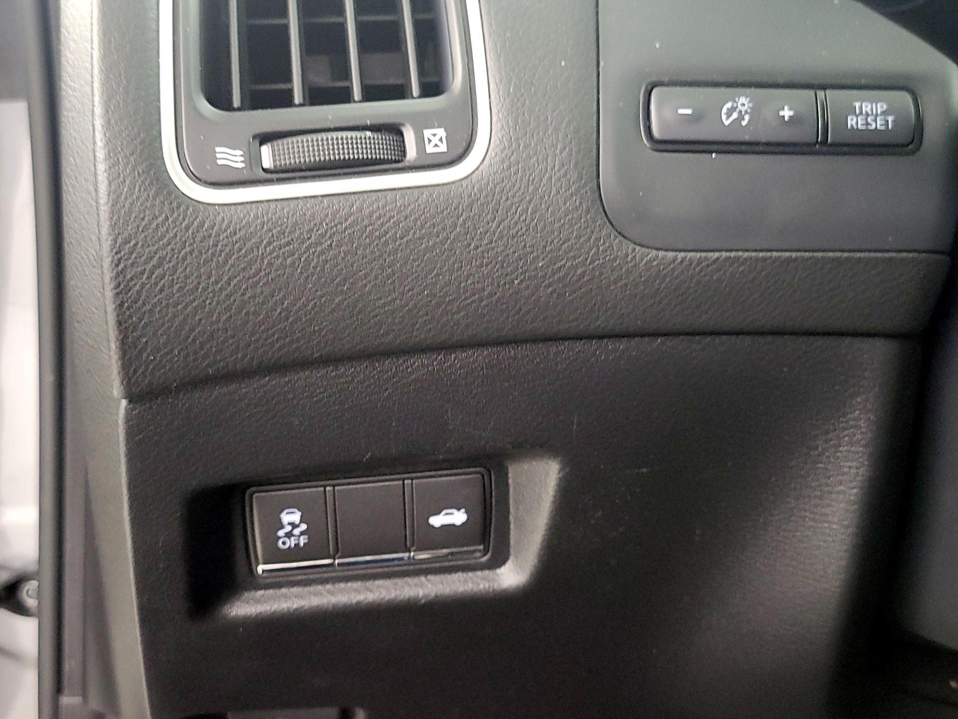 Thumbnail: 2018 INFINITI Q60 - 13