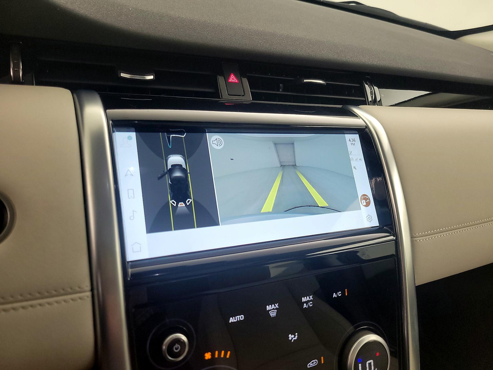 Thumbnail: 2023 Land Rover Discovery Sport - 15