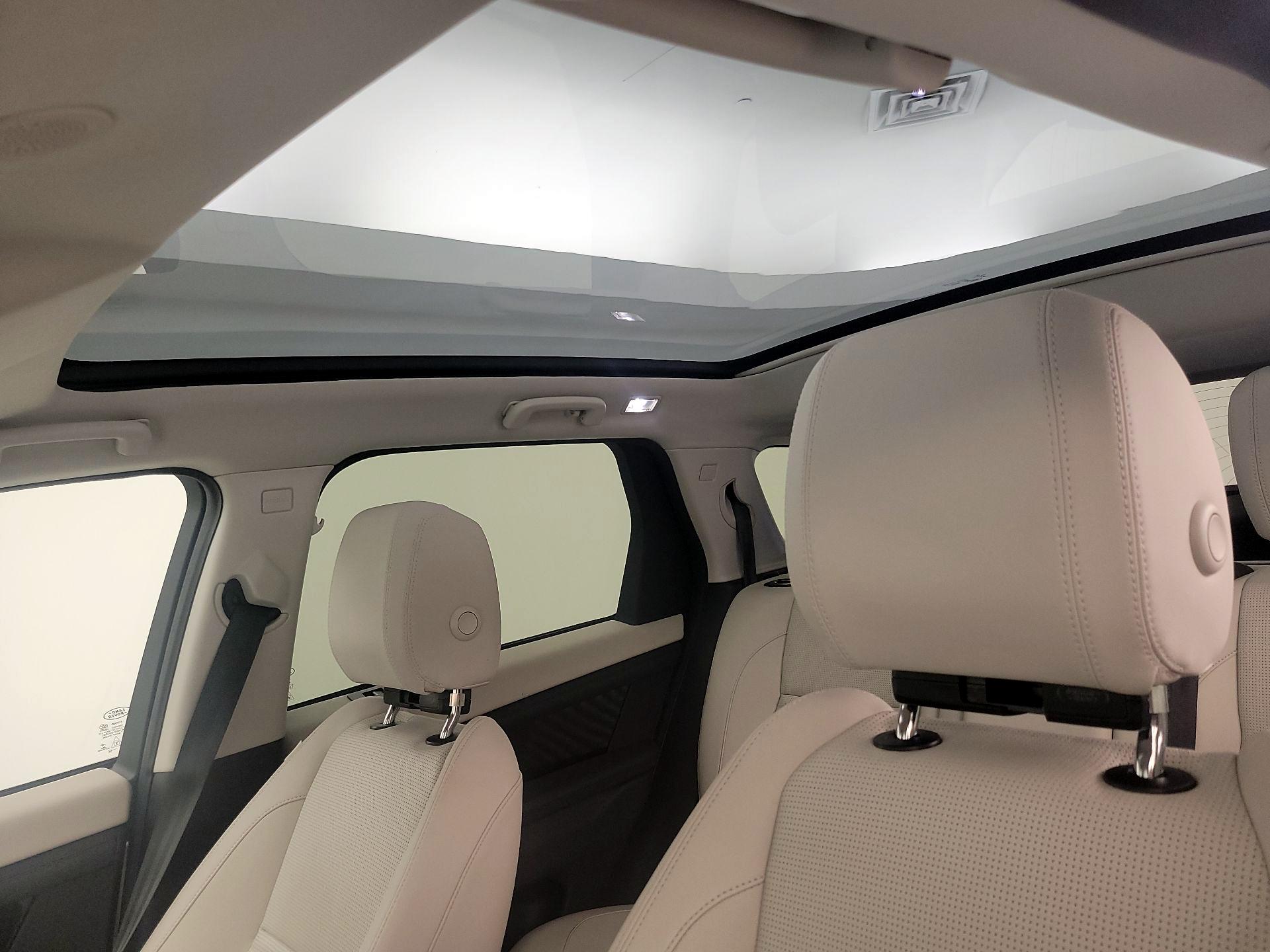 Thumbnail: 2023 Land Rover Discovery Sport - 20