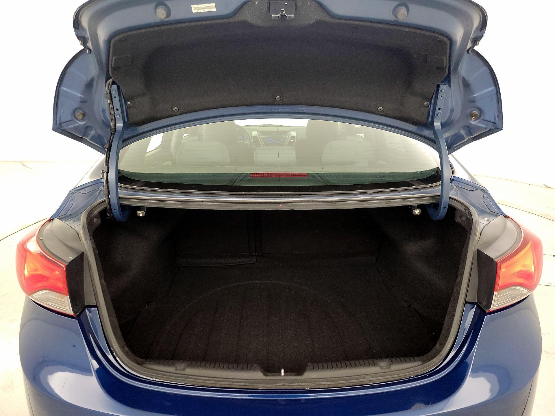 Thumbnail: 2015 Hyundai Elantra - 19