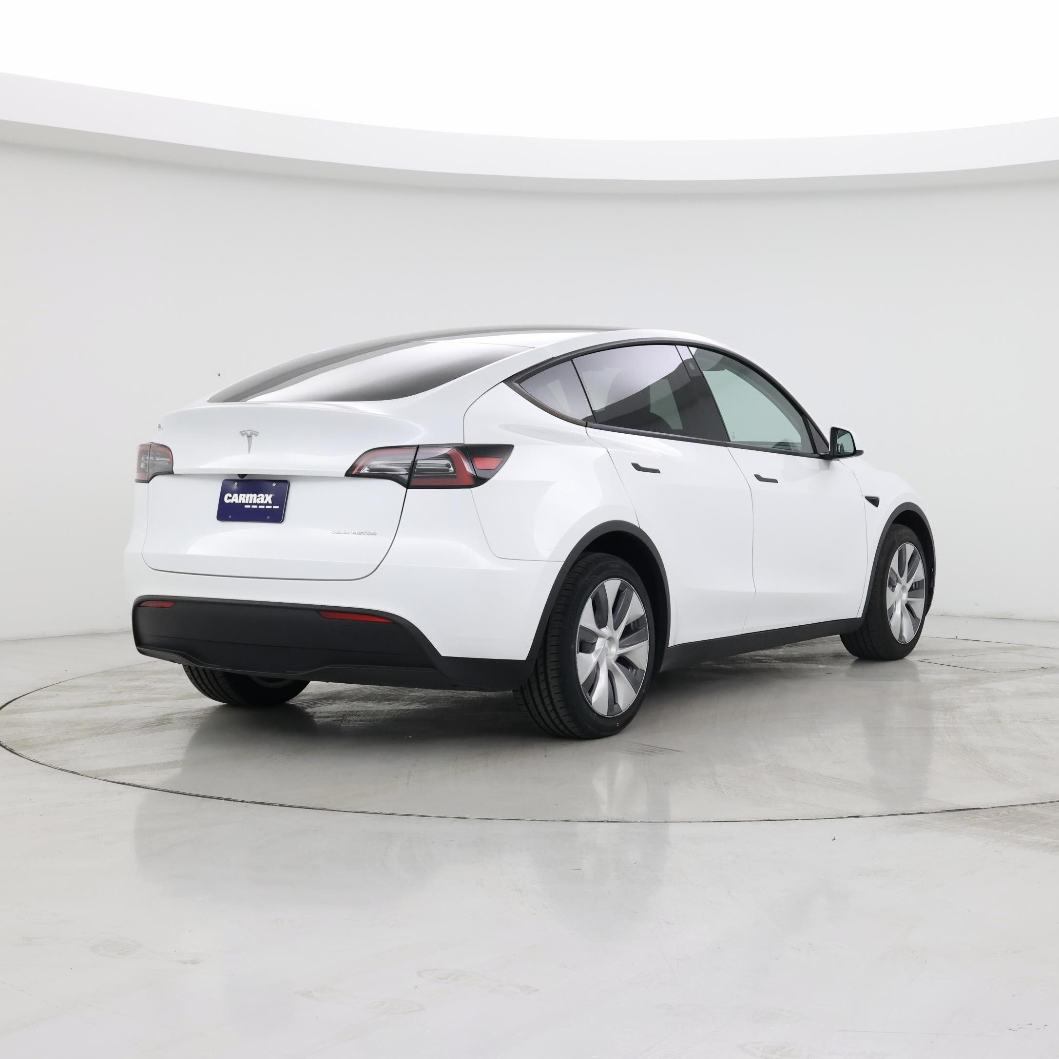 Thumbnail: 2023 Tesla Model Y - 8