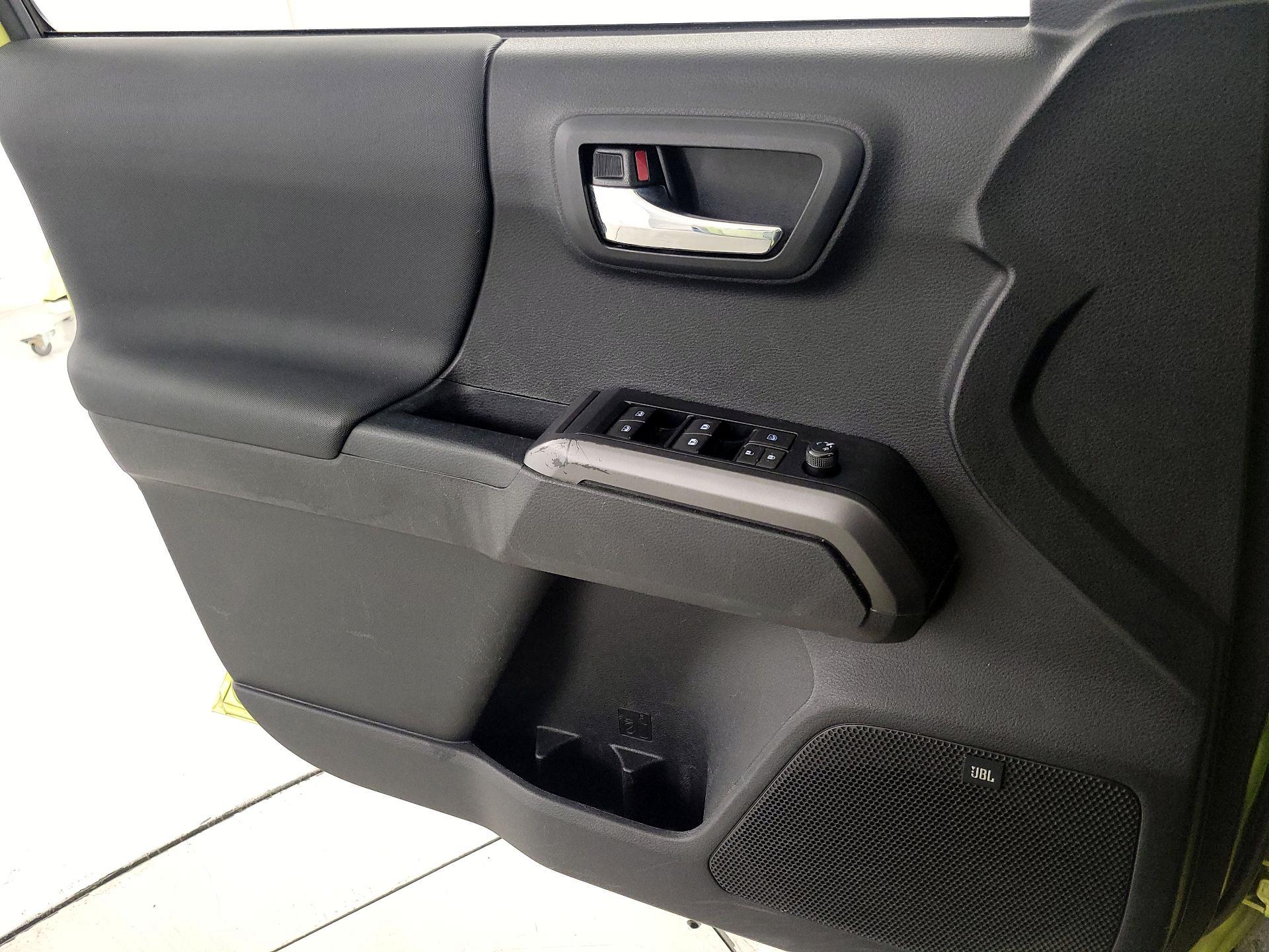 Thumbnail: 2022 Toyota Tacoma - 12