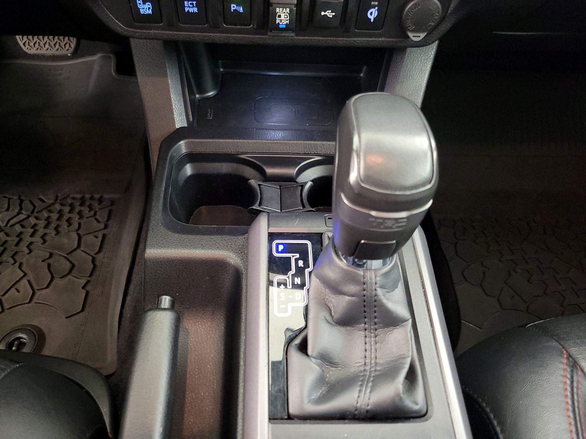 Thumbnail: 2022 Toyota Tacoma - 18