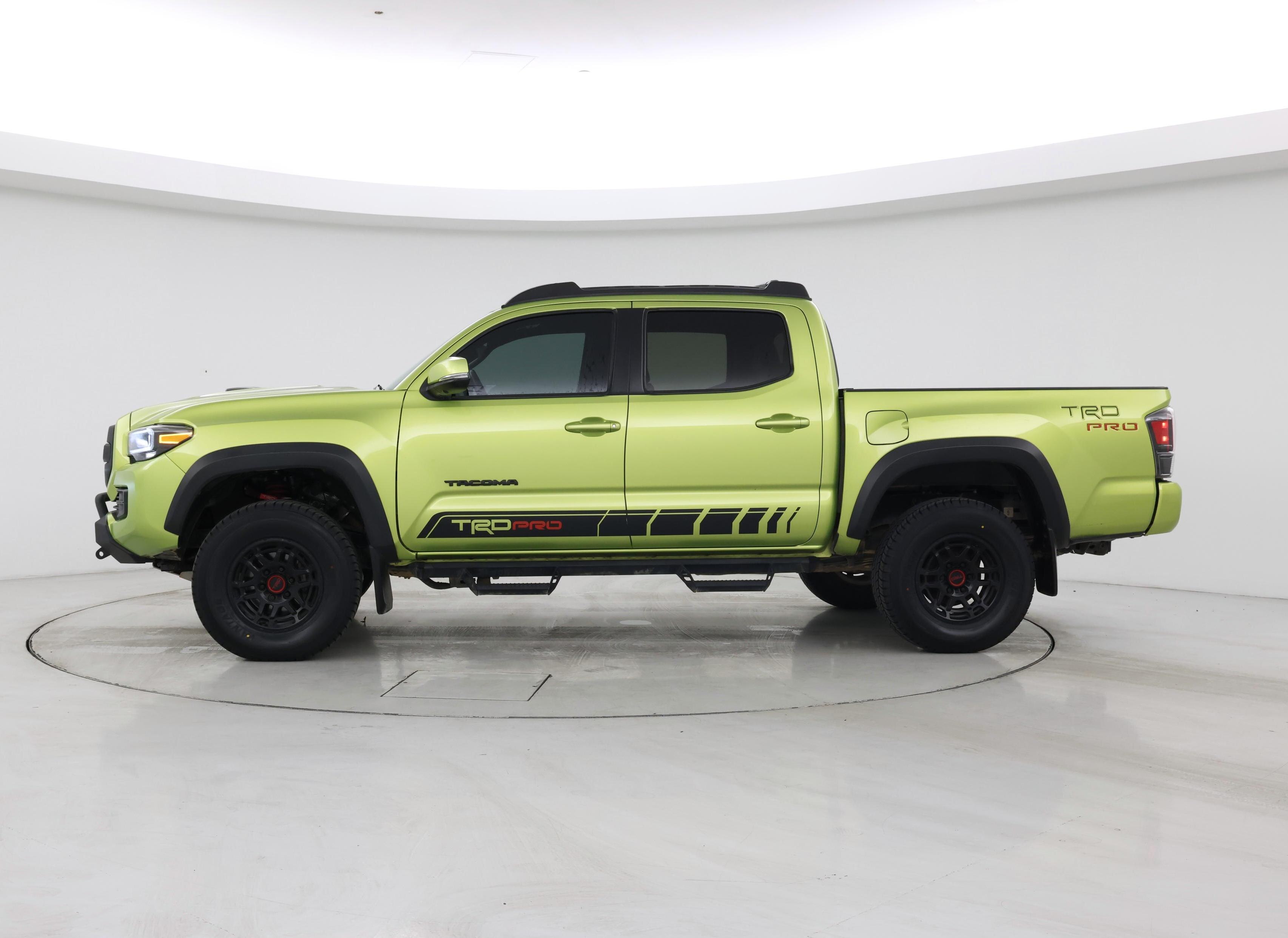 Thumbnail: 2022 Toyota Tacoma - 3