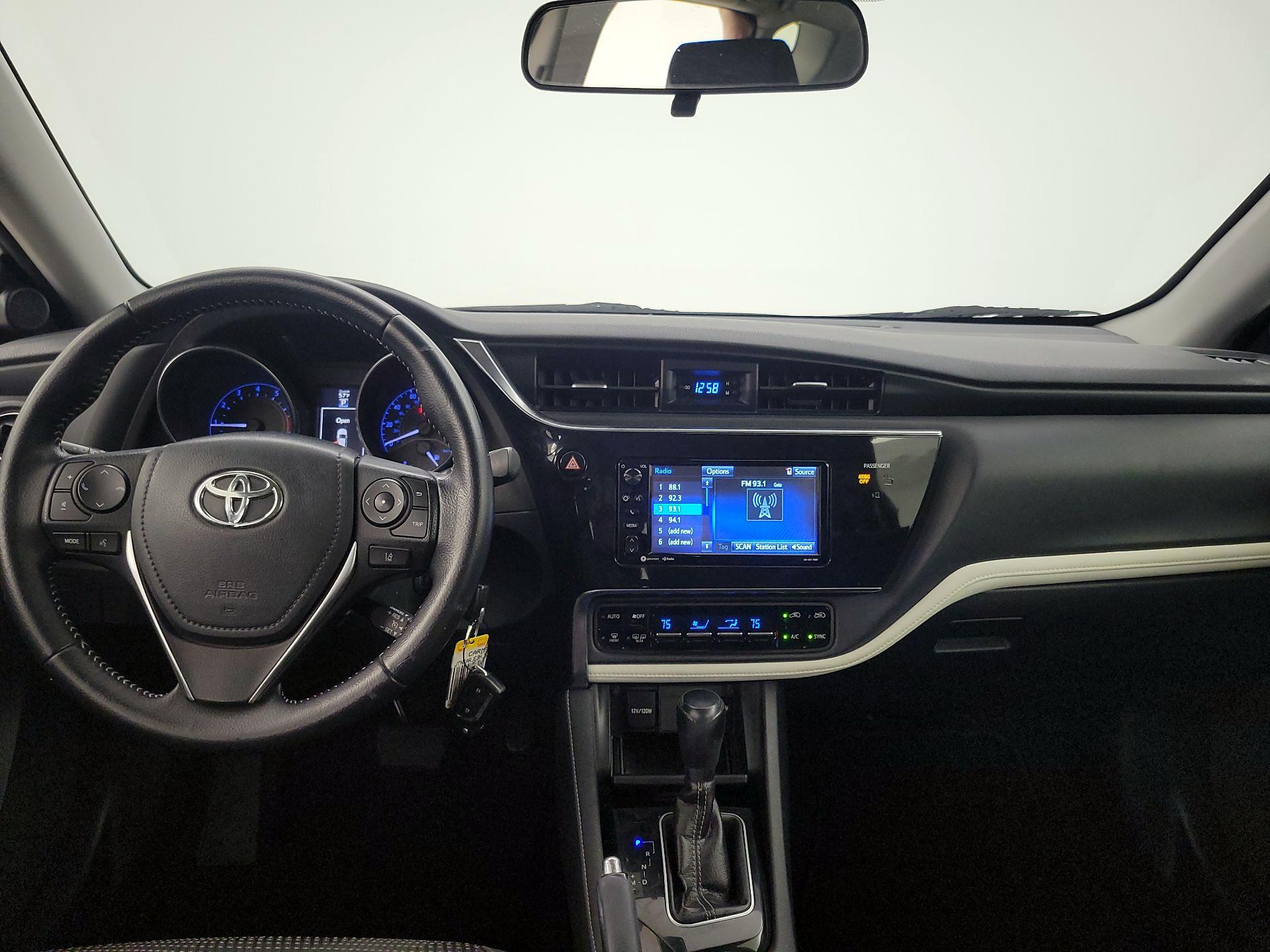 Thumbnail: 2017 Toyota Corolla iM - 9