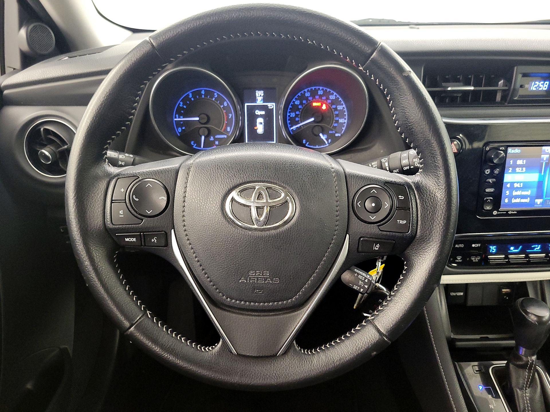 Thumbnail: 2017 Toyota Corolla iM - 10