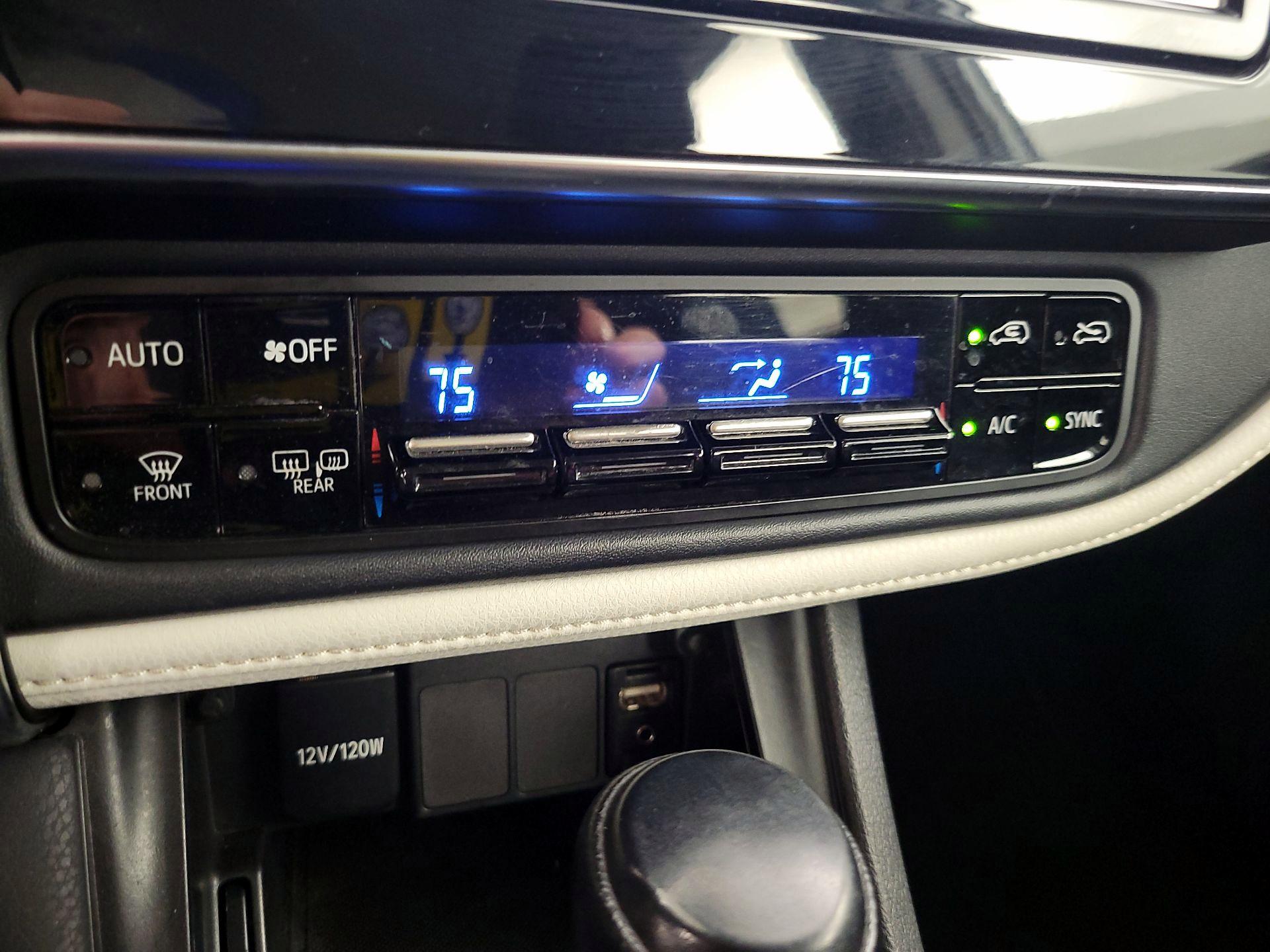 Thumbnail: 2017 Toyota Corolla iM - 16