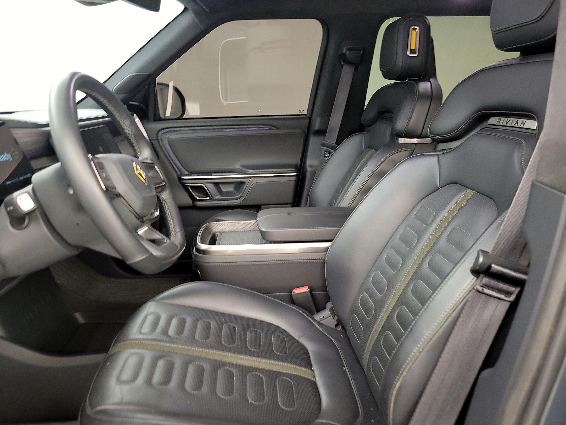 Thumbnail: 2022 Rivian R1T - 11