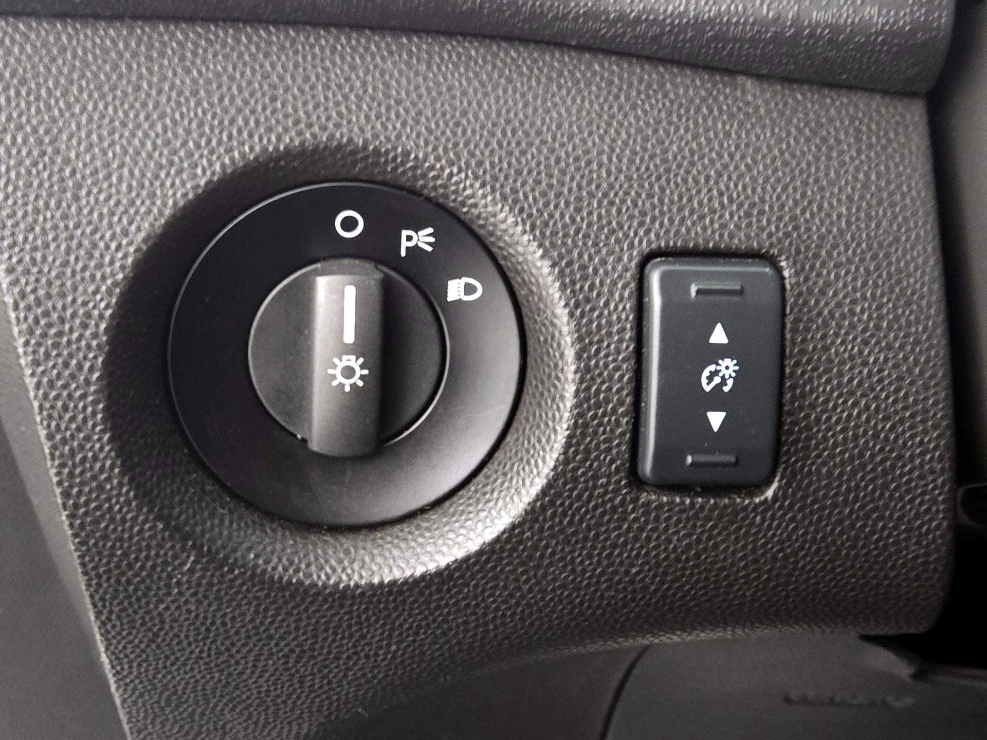 Thumbnail: 2017 Ford Fiesta - 13