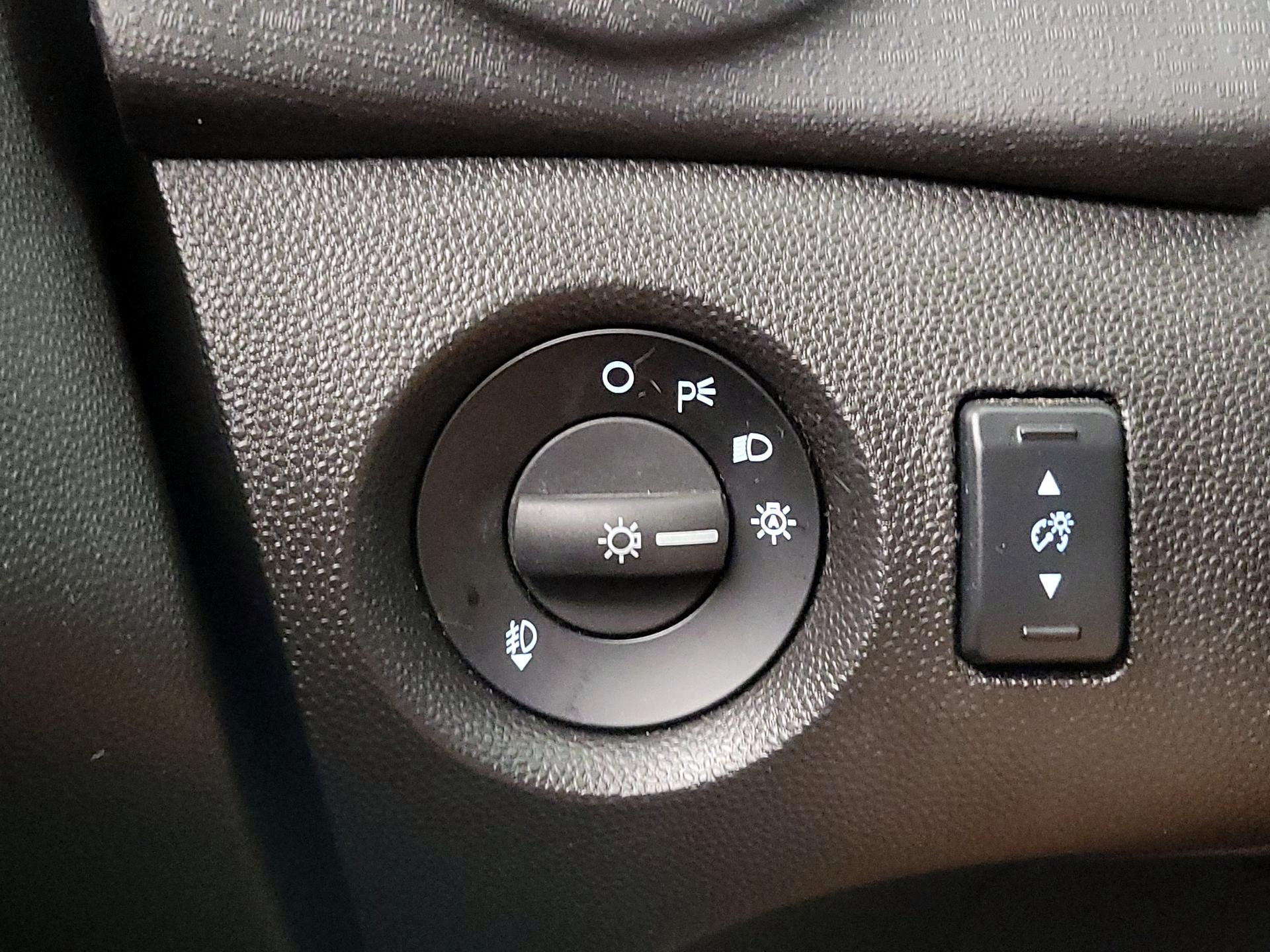 Thumbnail: 2018 Ford Fiesta - 13