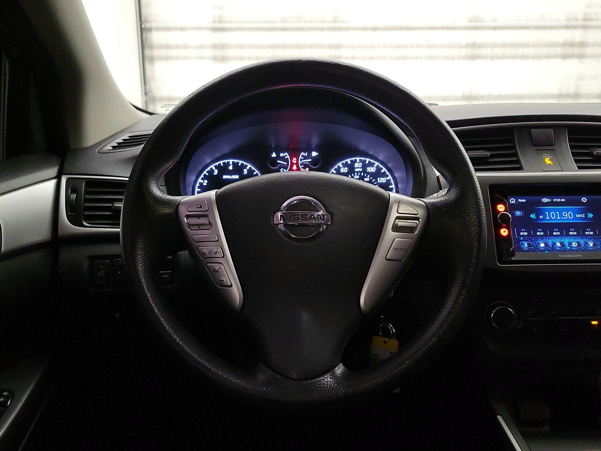 Thumbnail: 2017 Nissan Sentra - 10