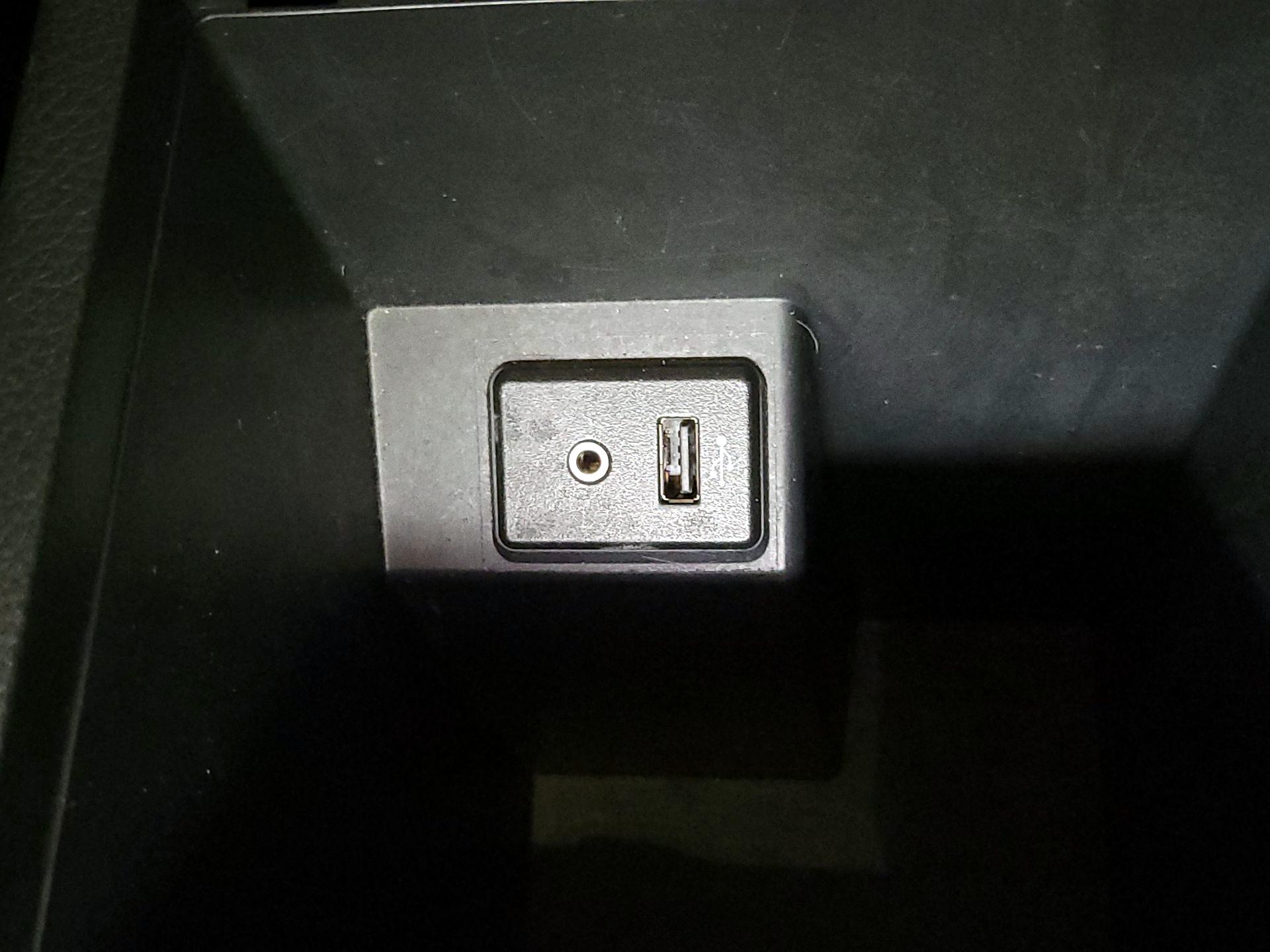 Thumbnail: 2017 Nissan Sentra - 17