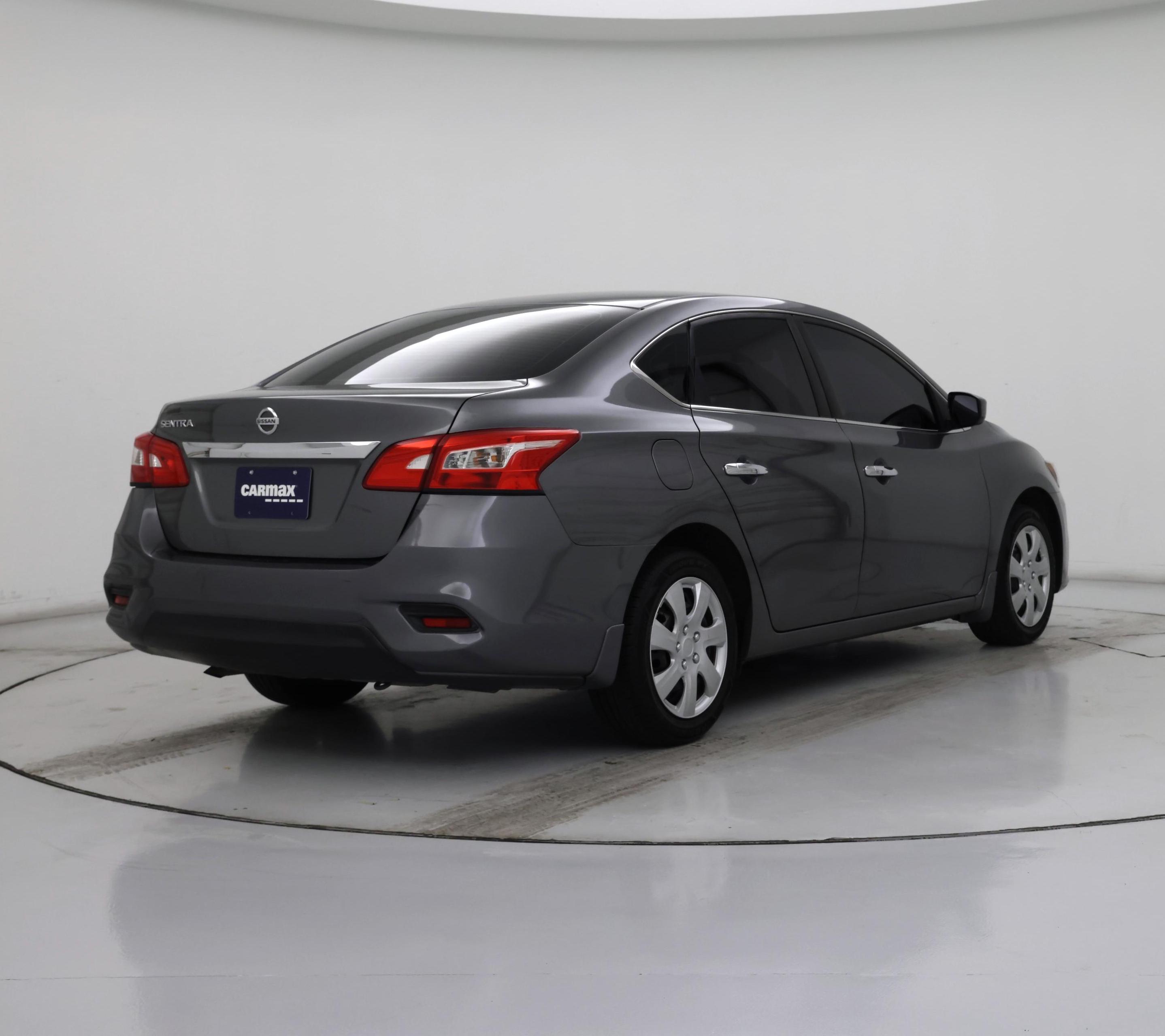 Thumbnail: 2017 Nissan Sentra - 8