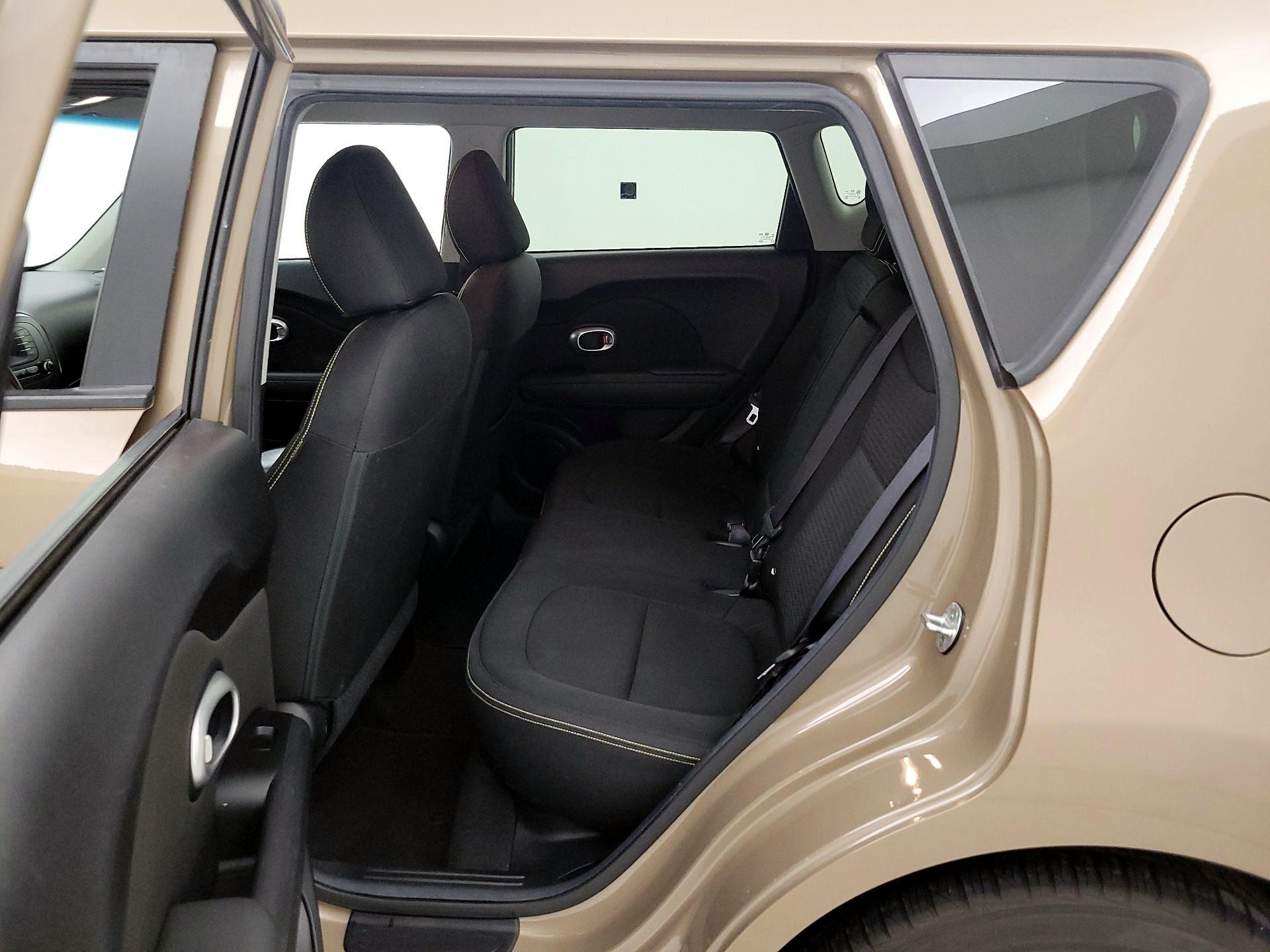 Thumbnail: 2015 Kia Soul - 18