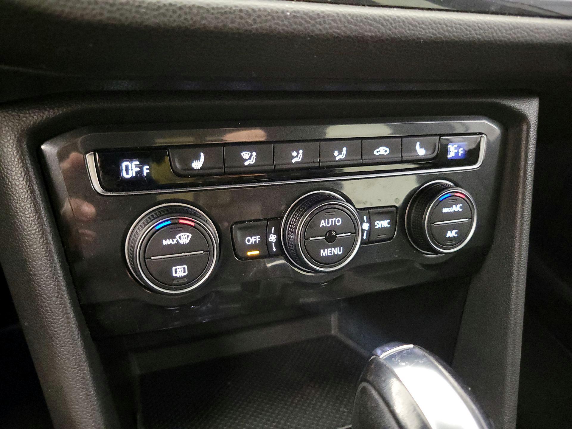 Thumbnail: 2019 Volkswagen Tiguan - 16