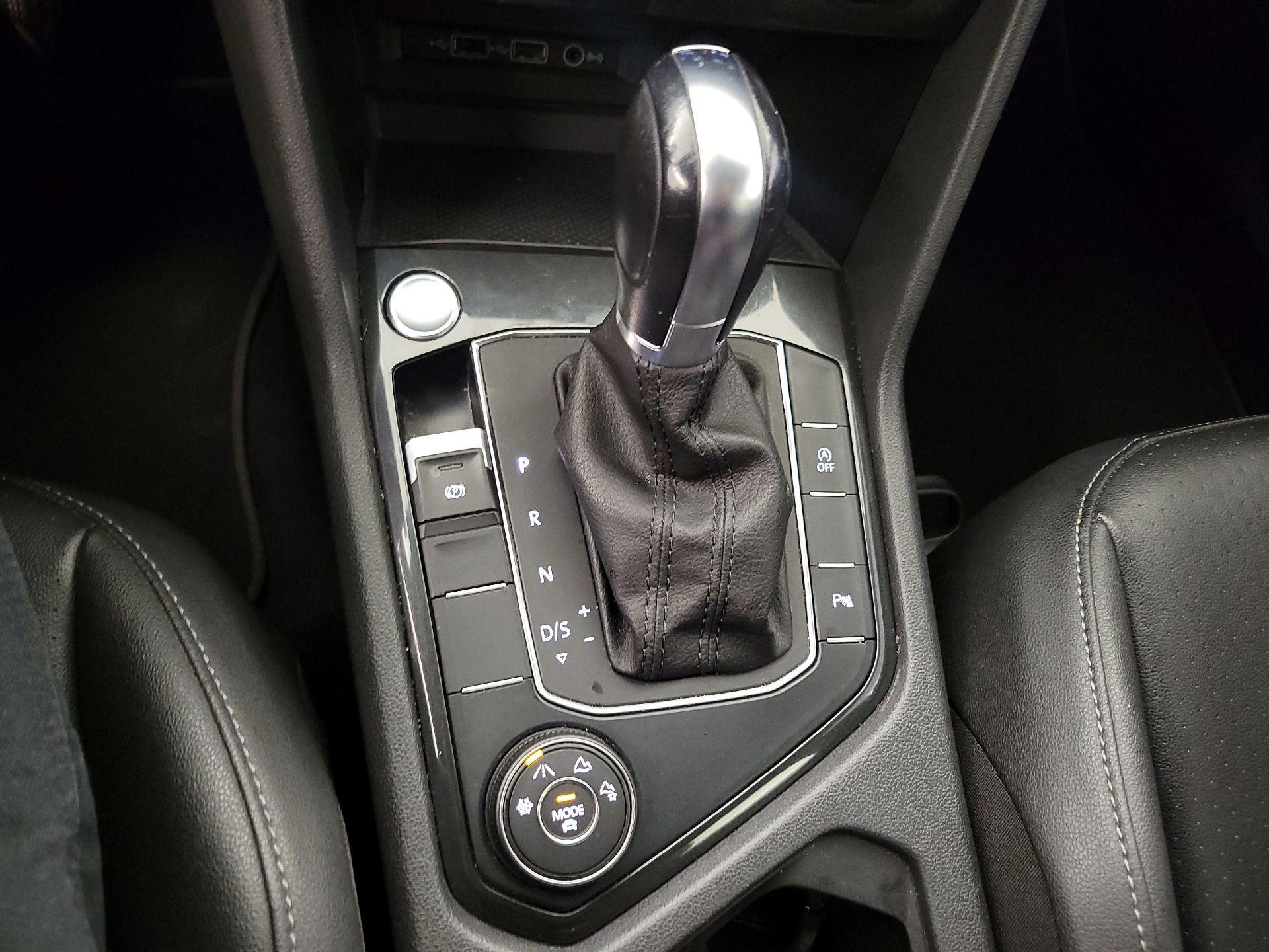 Thumbnail: 2019 Volkswagen Tiguan - 17