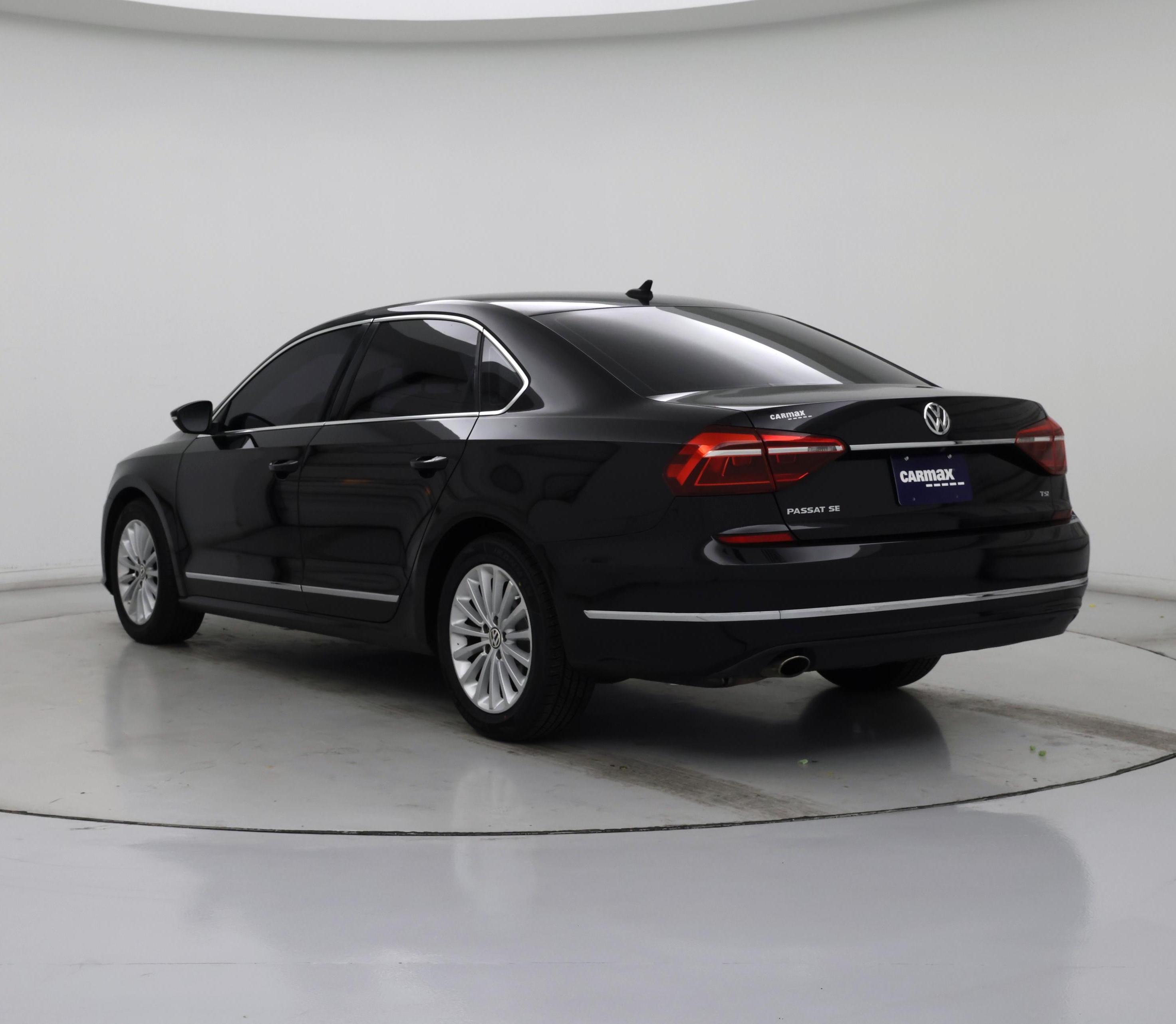 Thumbnail: 2017 Volkswagen Passat - 2