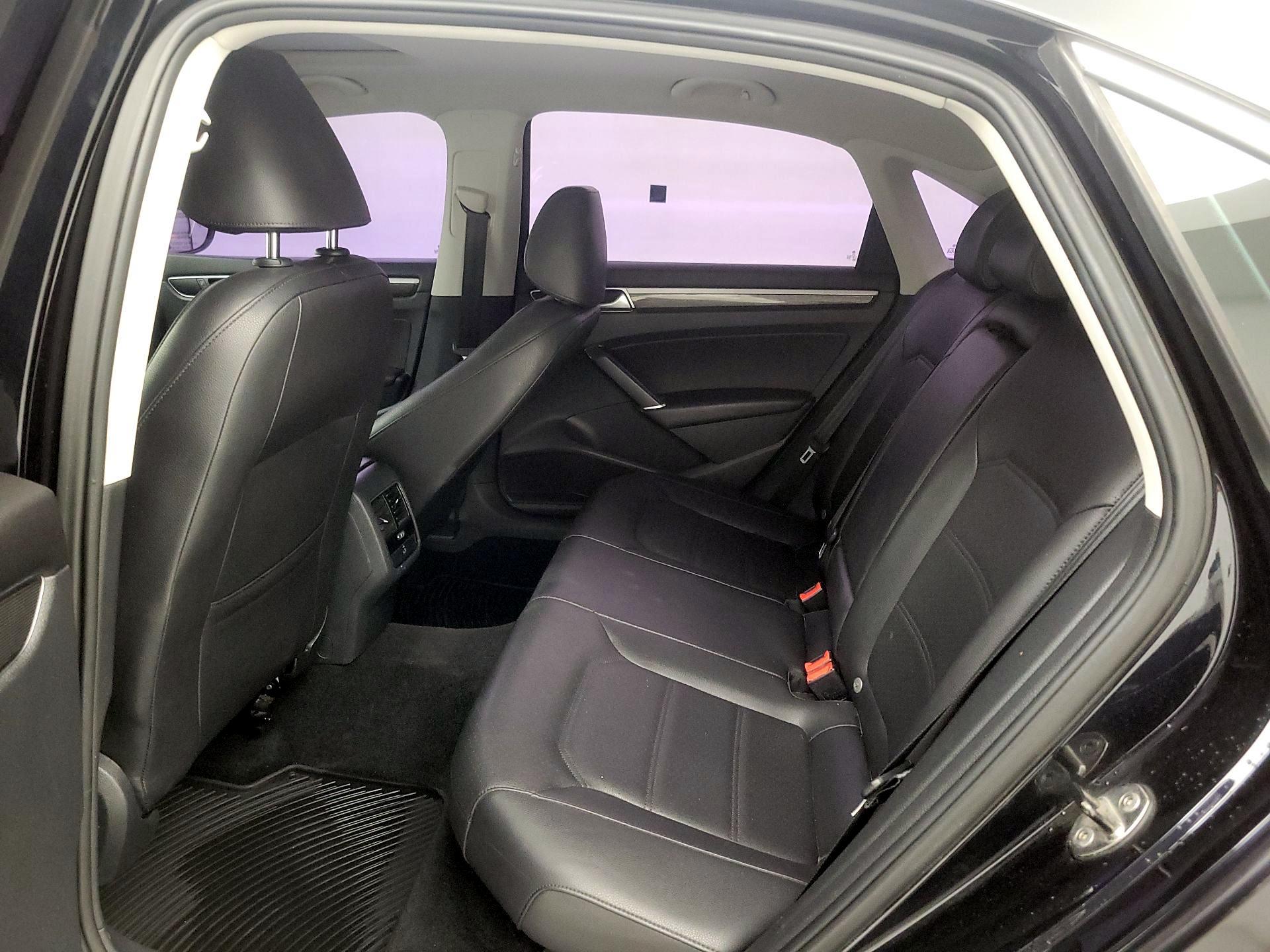 Thumbnail: 2017 Volkswagen Passat - 20