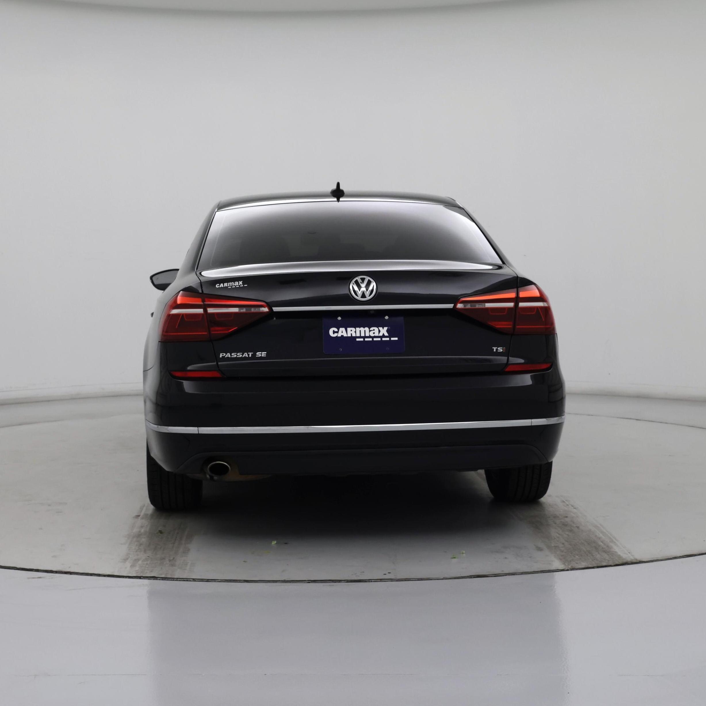 Thumbnail: 2017 Volkswagen Passat - 6