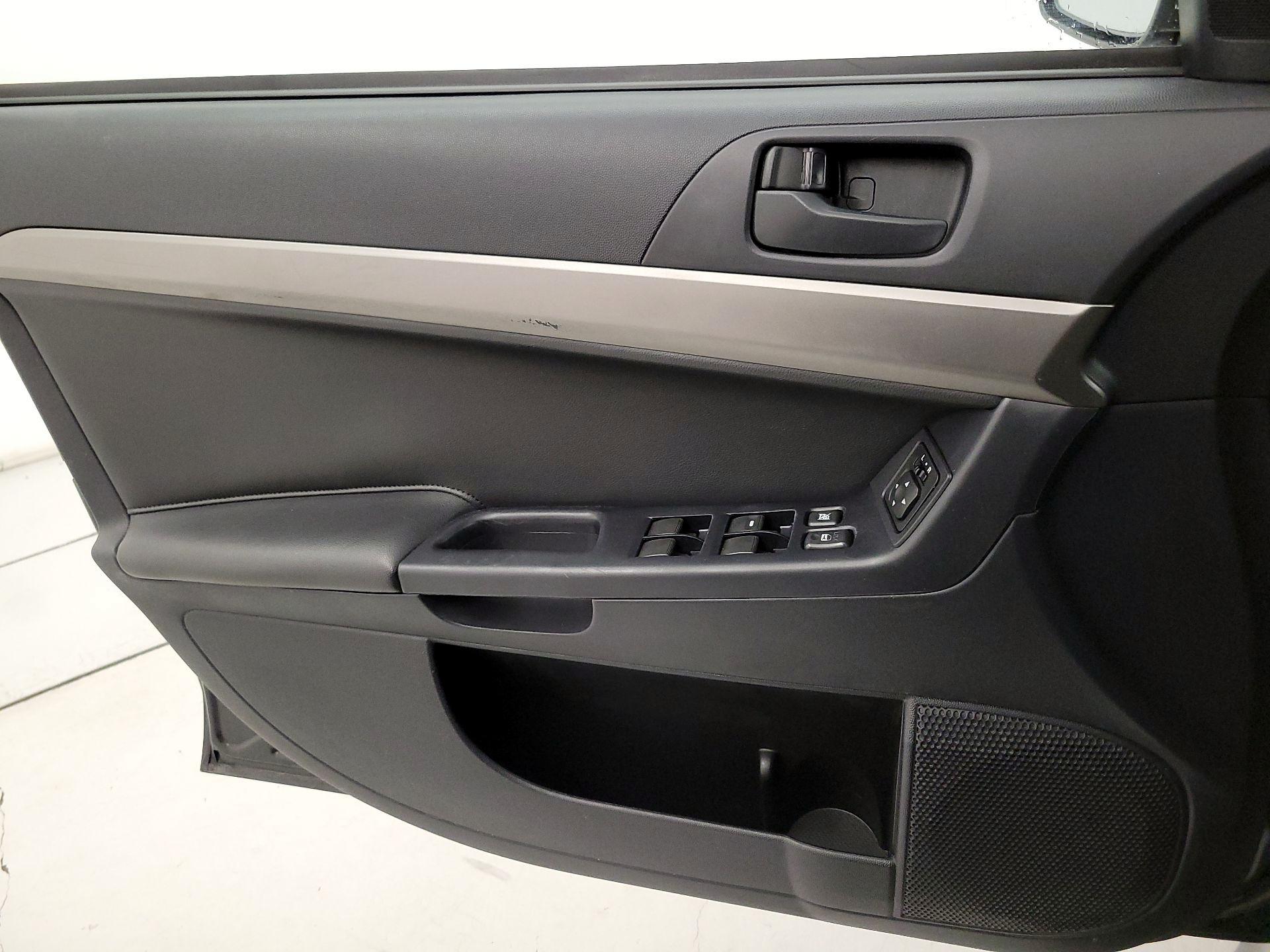 Thumbnail: 2014 Mitsubishi Lancer - 12